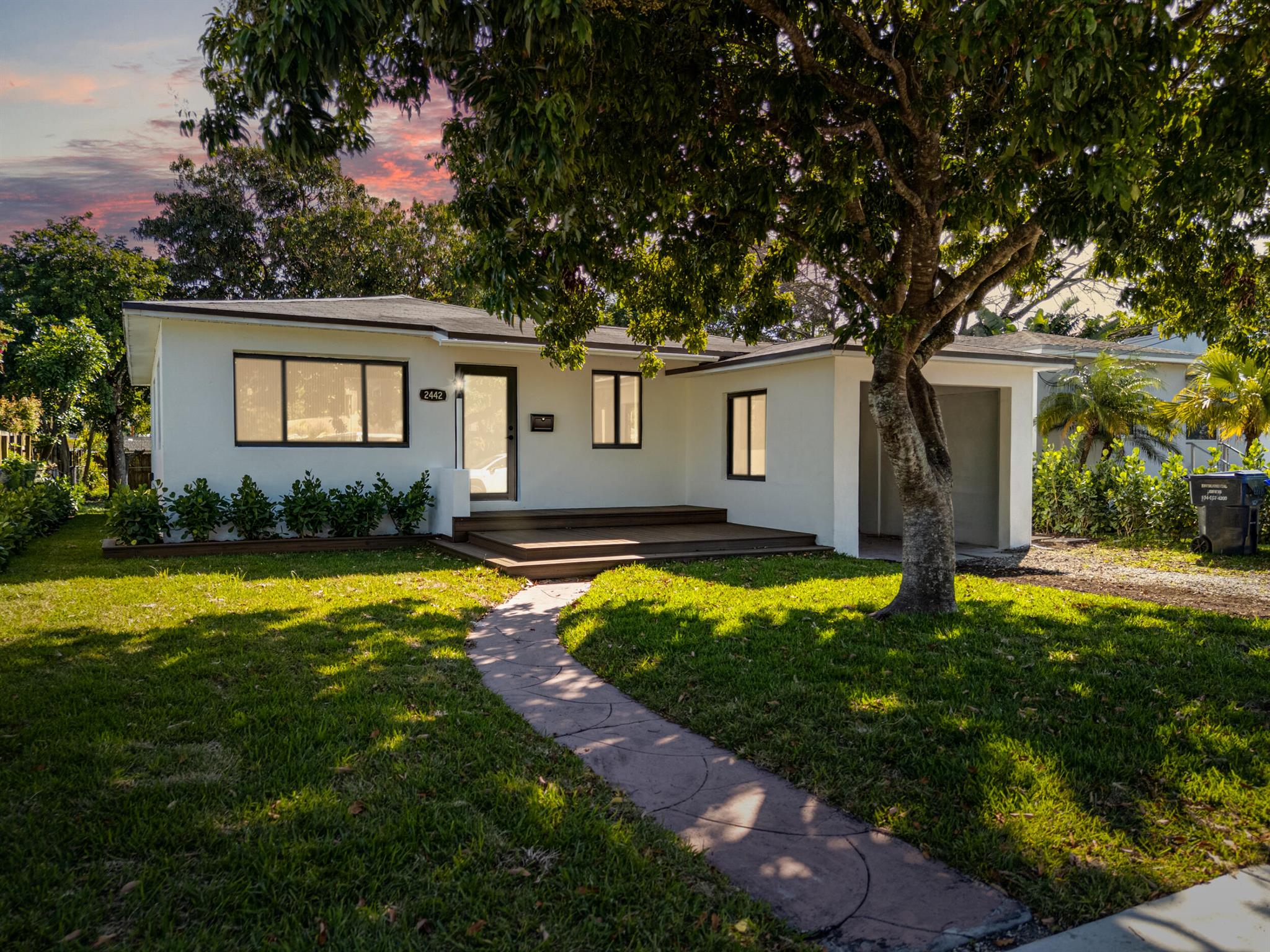 2442 Grant Street, Hollywood, FL 33020, 3 Bedrooms , 2 Bathrooms ,Single Family Residence,Off Market,R11071247, Horizon Palm Realty Group