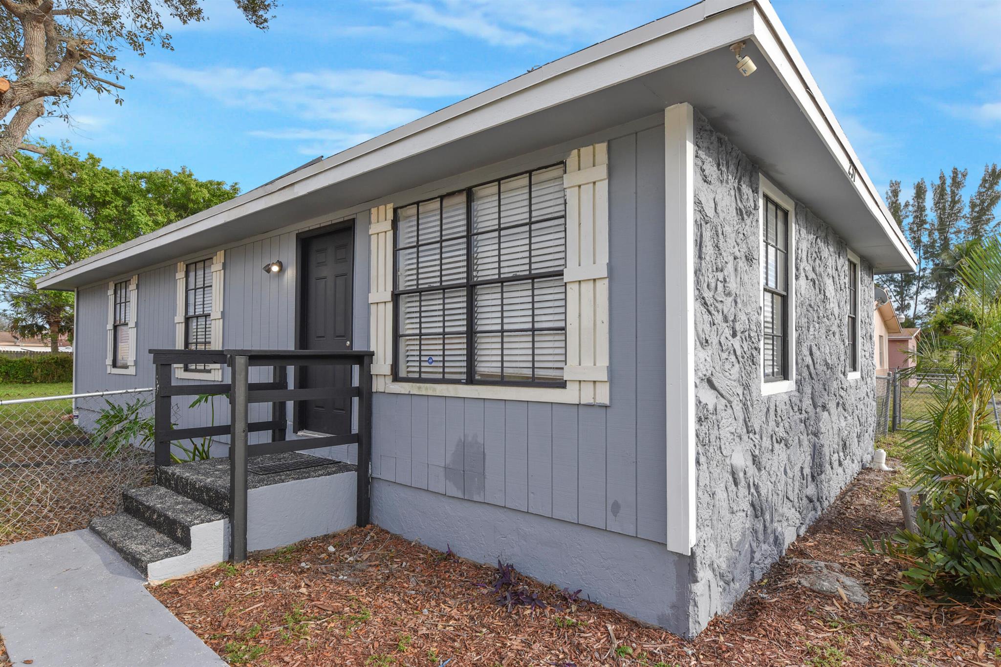 237 Sw 11 Avenue Delray Beach FL 33444 | R11071325