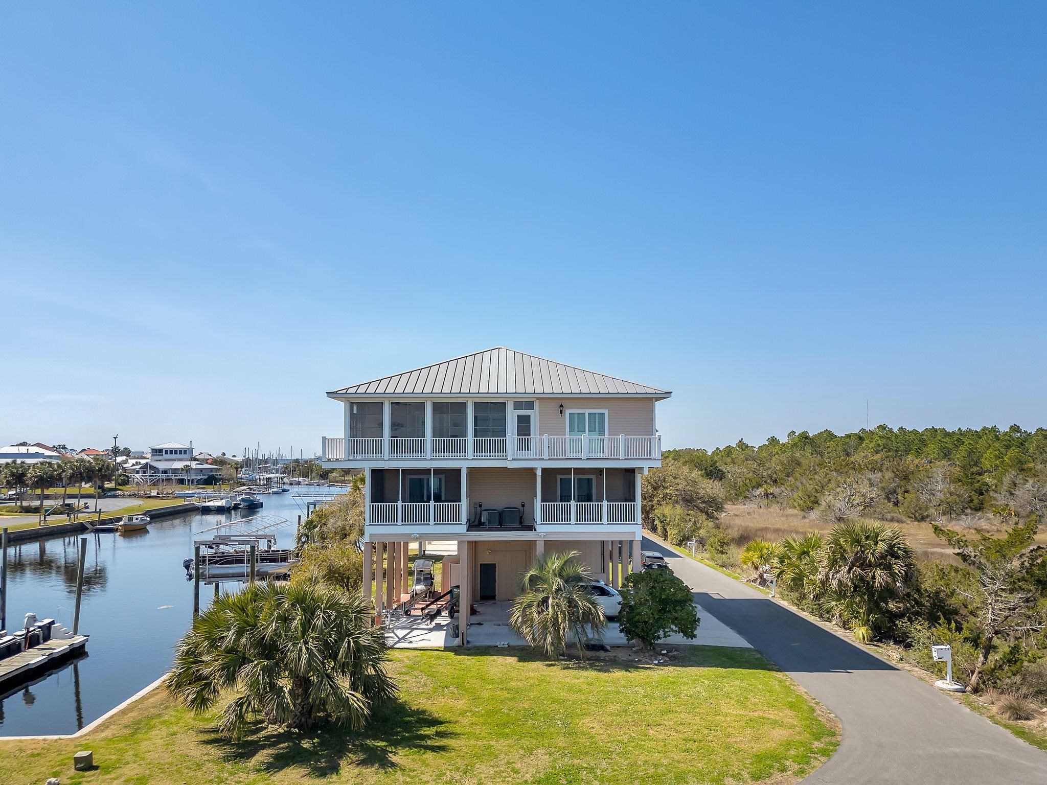 201  Harbour Point , Shell Point, FL, 