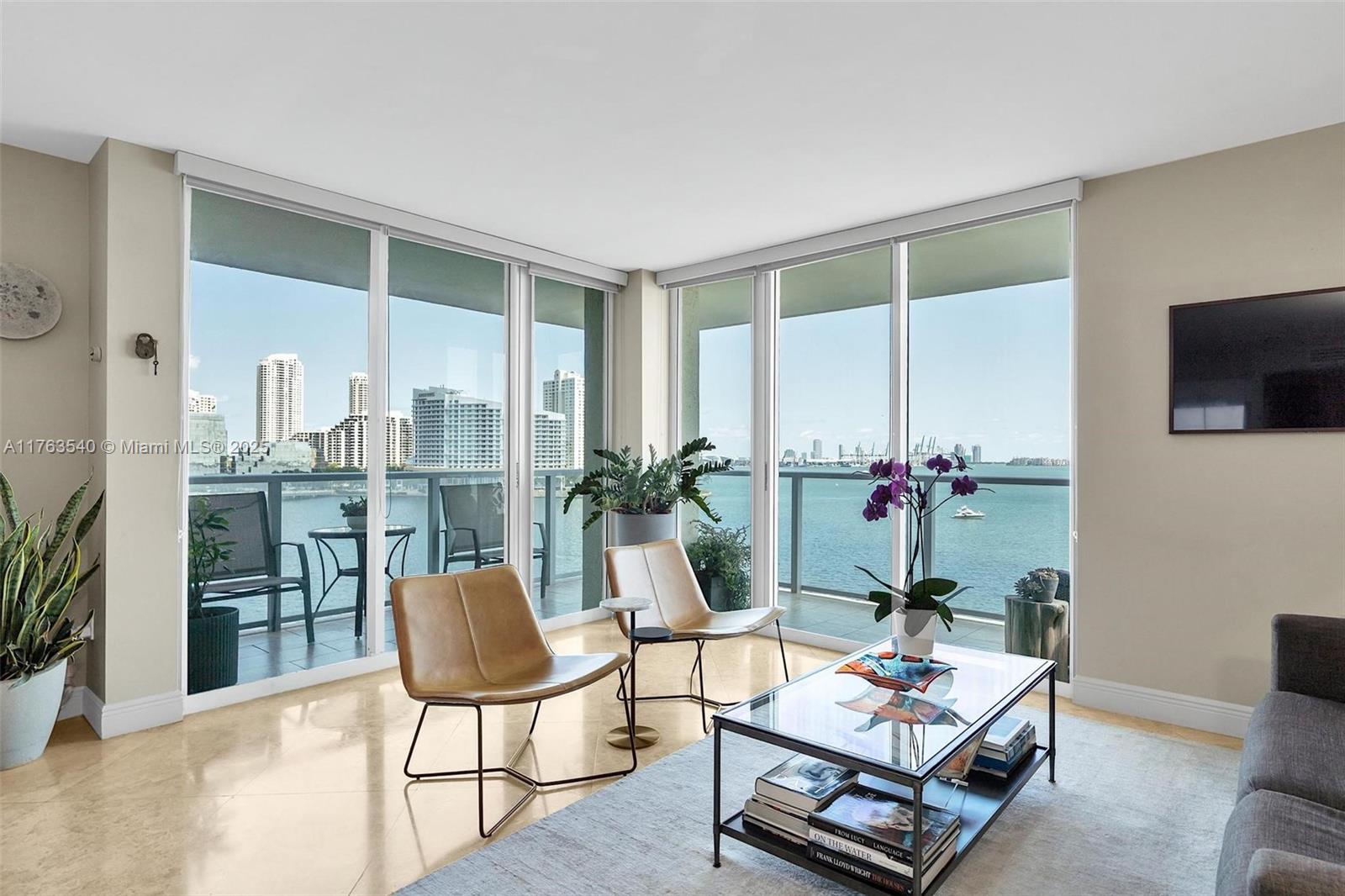 Apartamento à Venda em Miami, FL