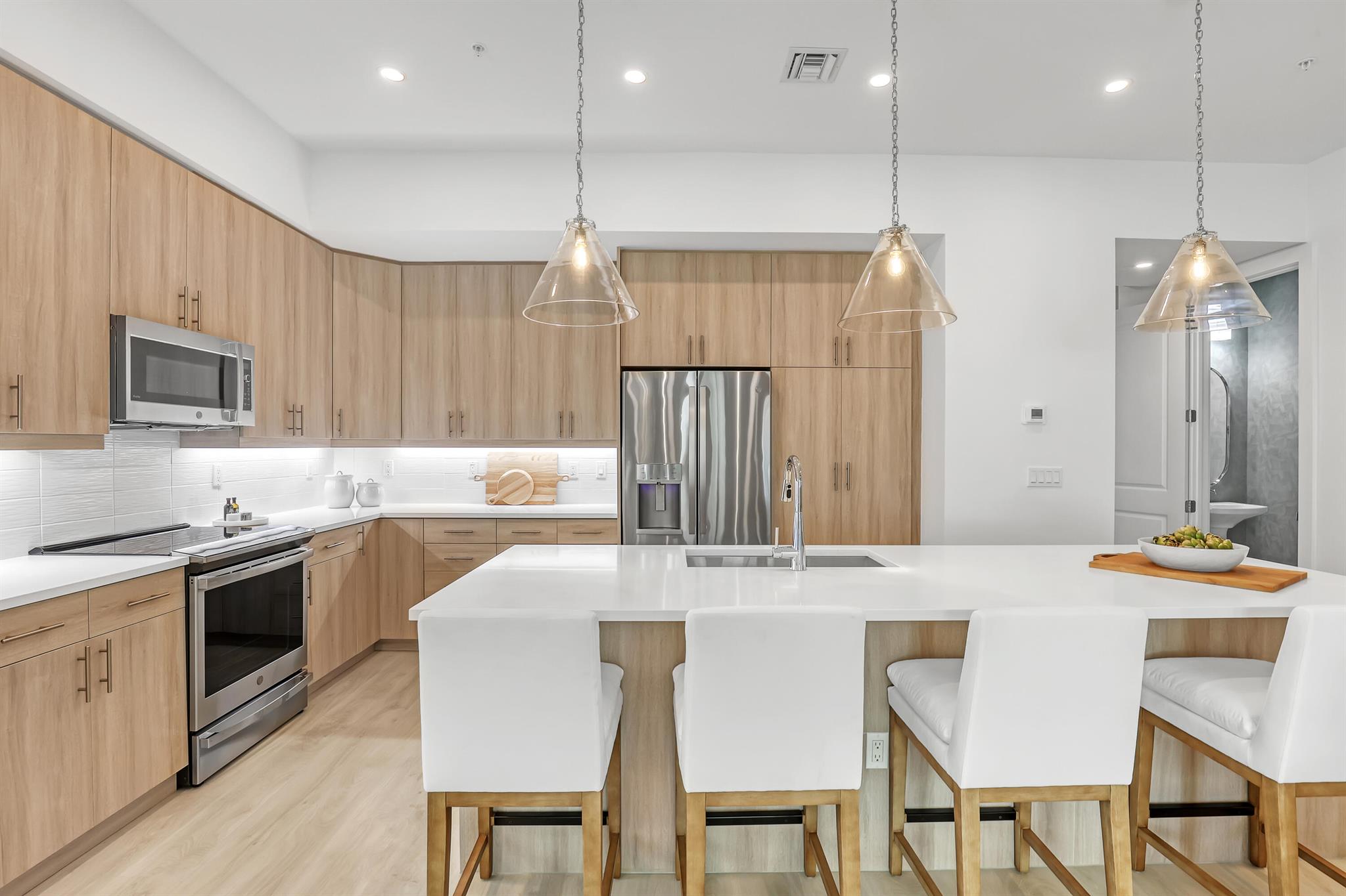 Homes for sale in Tequesta, FL | 107 Royal Palm Circle, Tequesta, FL 33469 | MLS# R11071766