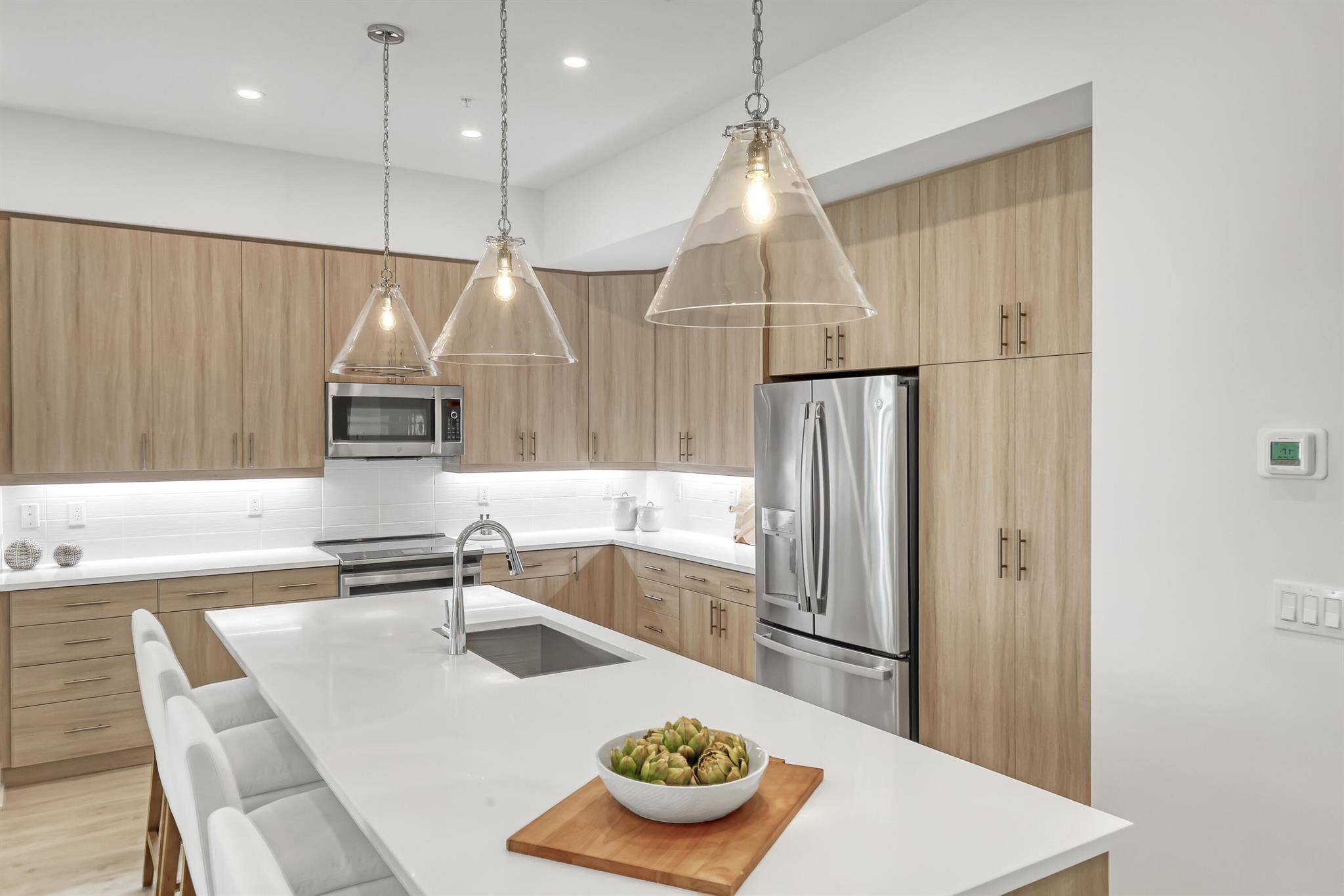 Homes for sale in Tequesta, FL | 107 Royal Palm Circle, Tequesta, FL 33469 | MLS# R11071766