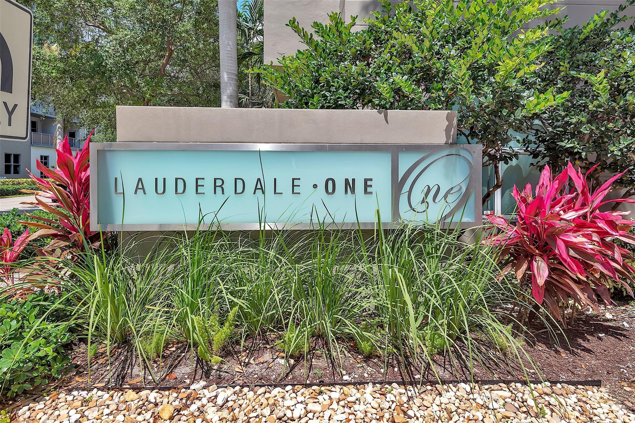 2421 Ne 65th St Fort Lauderdale FL 33308 | F10492520