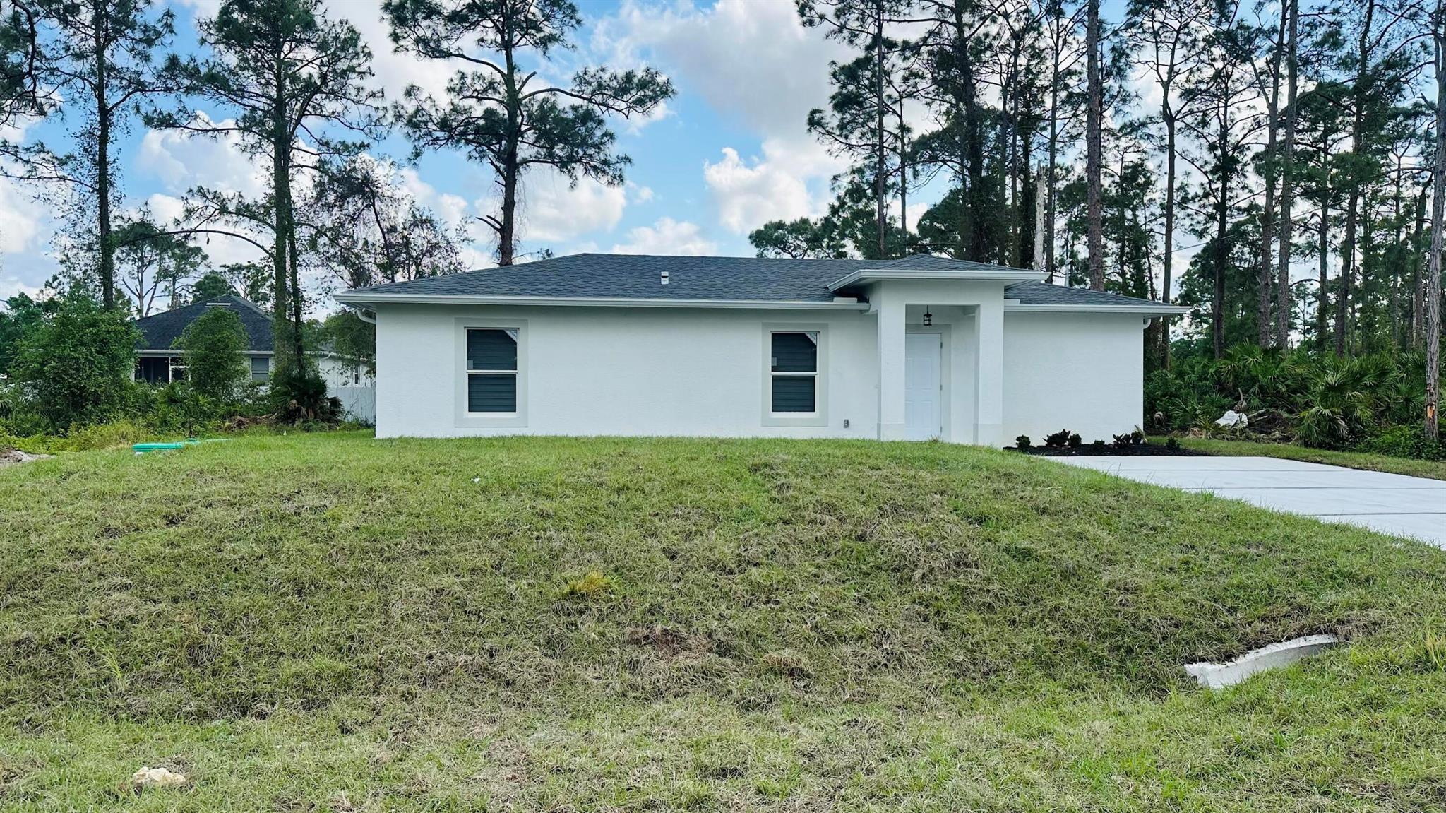 Homes for sale in Lehigh Acres, FL | 840 Clow Street E, Lehigh Acres, FL 33974 | MLS# R11071911