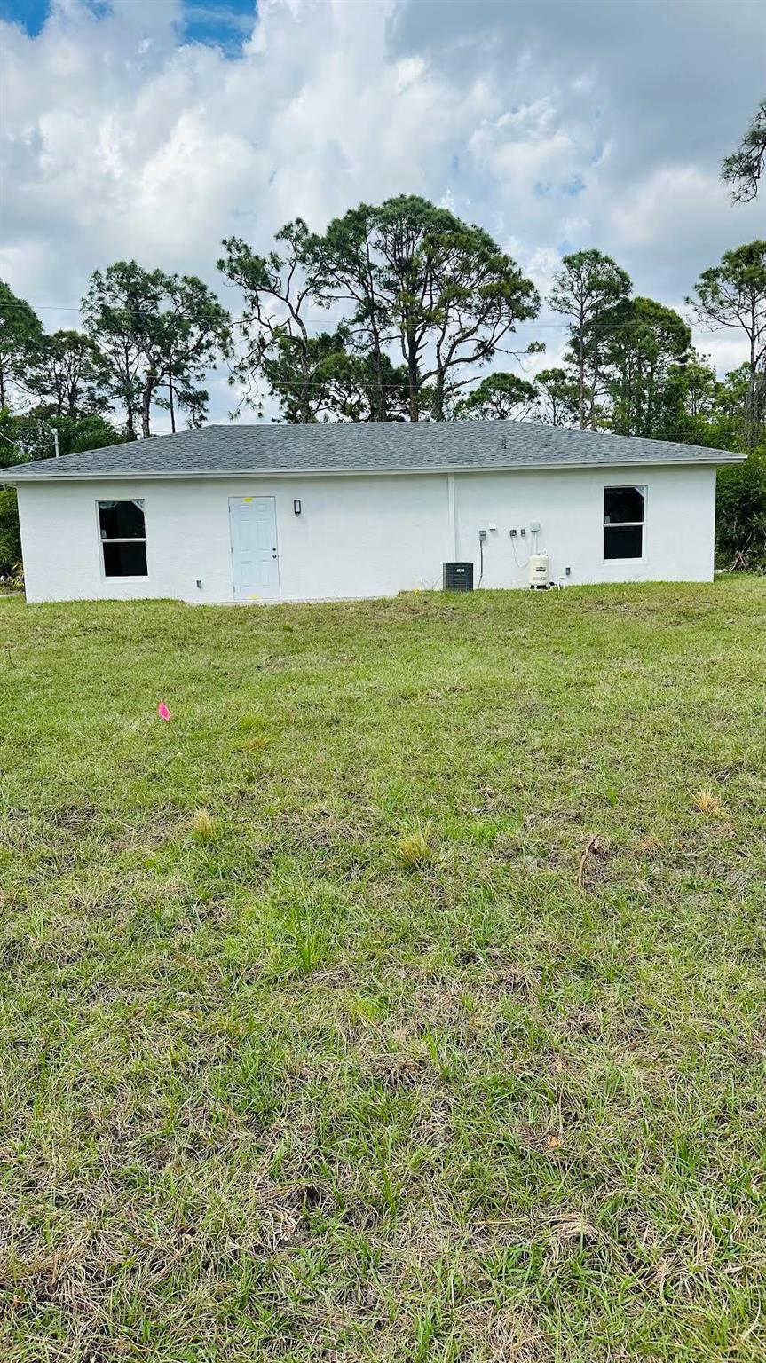 Homes for sale in Lehigh Acres, FL | 840 Clow Street E, Lehigh Acres, FL 33974 | MLS# R11071911