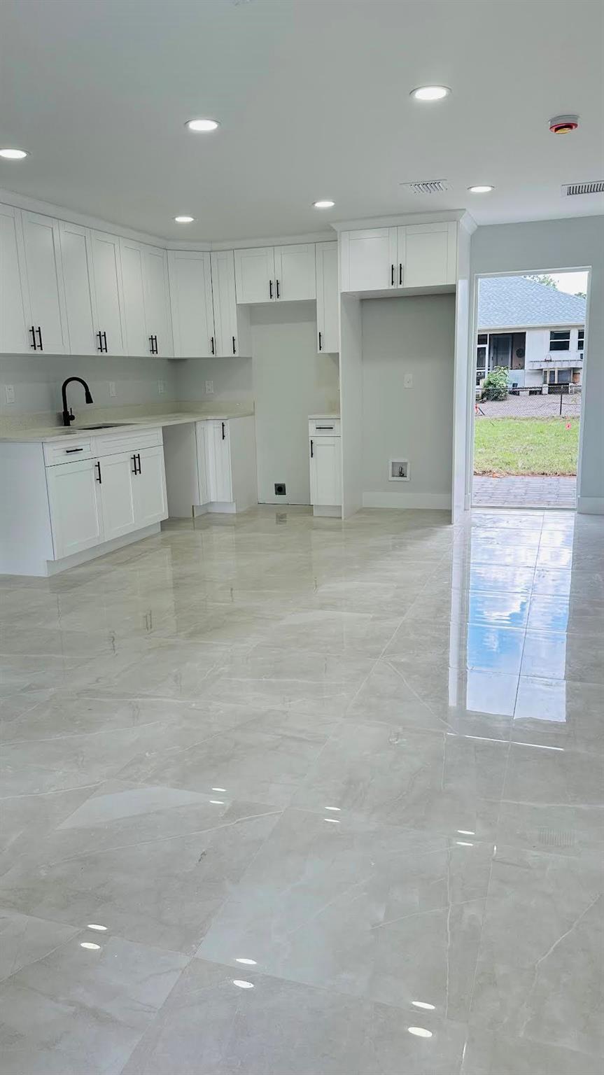 Homes for sale in Lehigh Acres, FL | 840 Clow Street E, Lehigh Acres, FL 33974 | MLS# R11071911