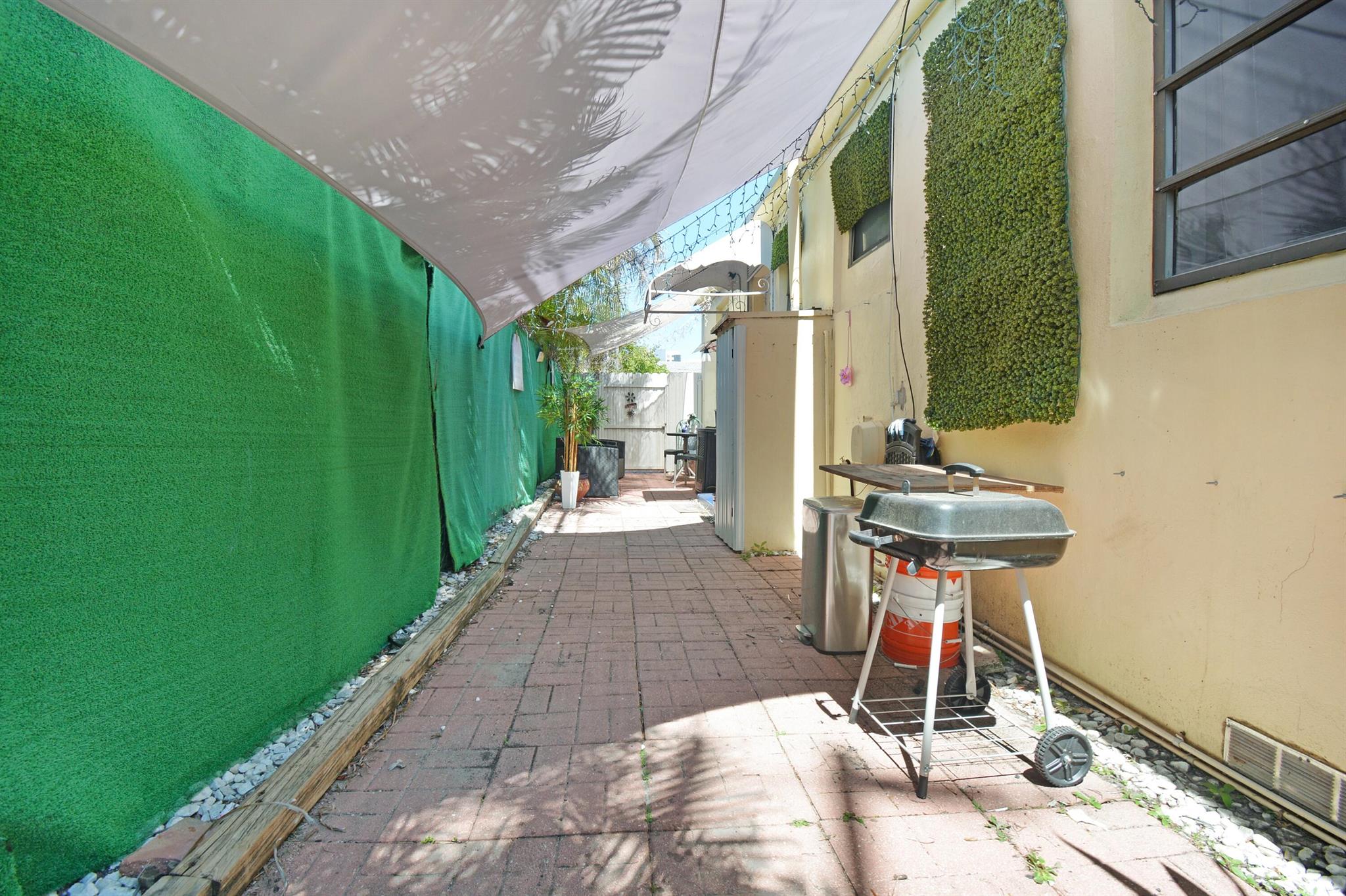 Homes for sale in Hollywood, FL | 2140 Monroe Terrace, Hollywood, FL 33020 | MLS# R11072078