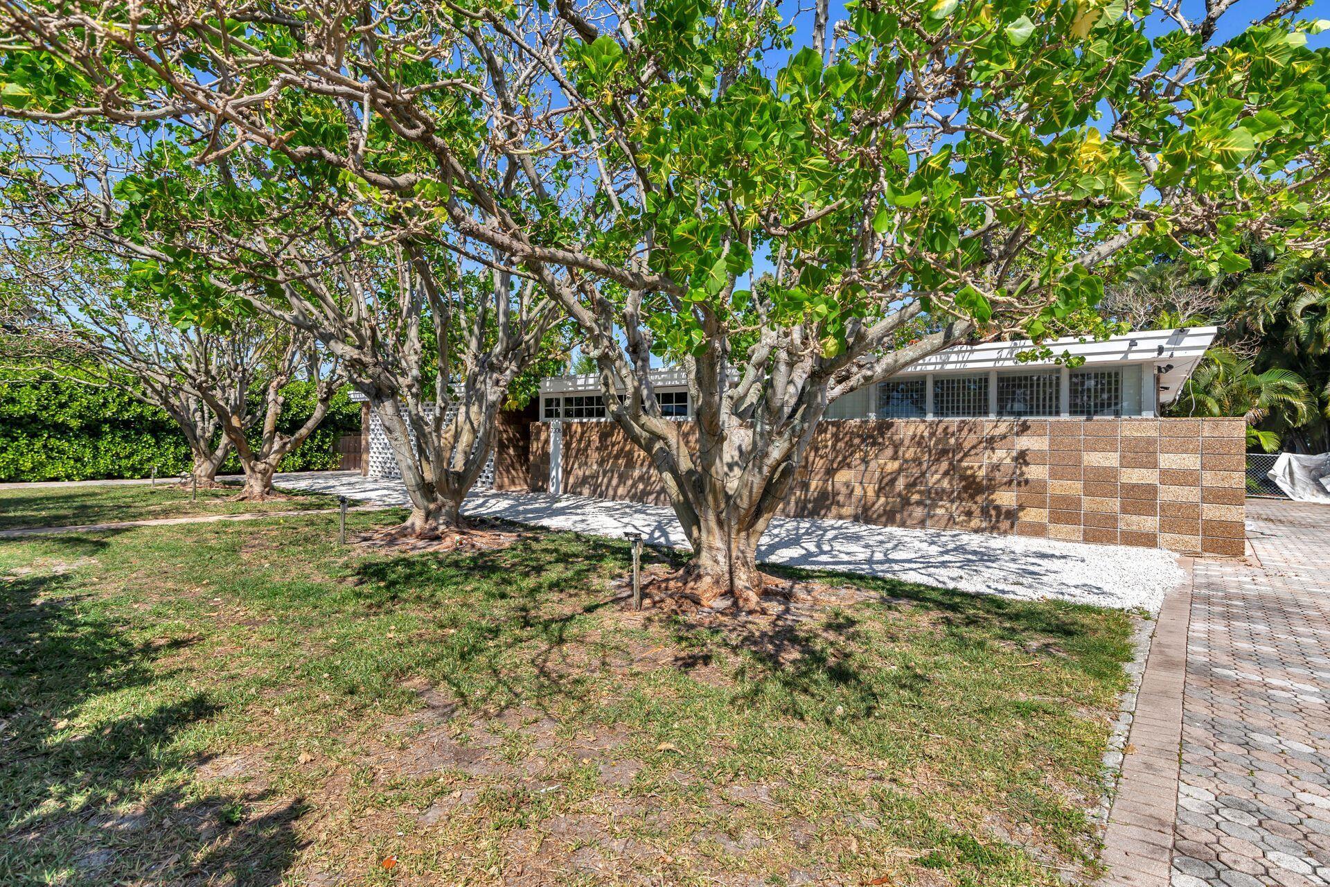 7306 Clarke Road Lake Clarke Shores FL 33406 | R11072182