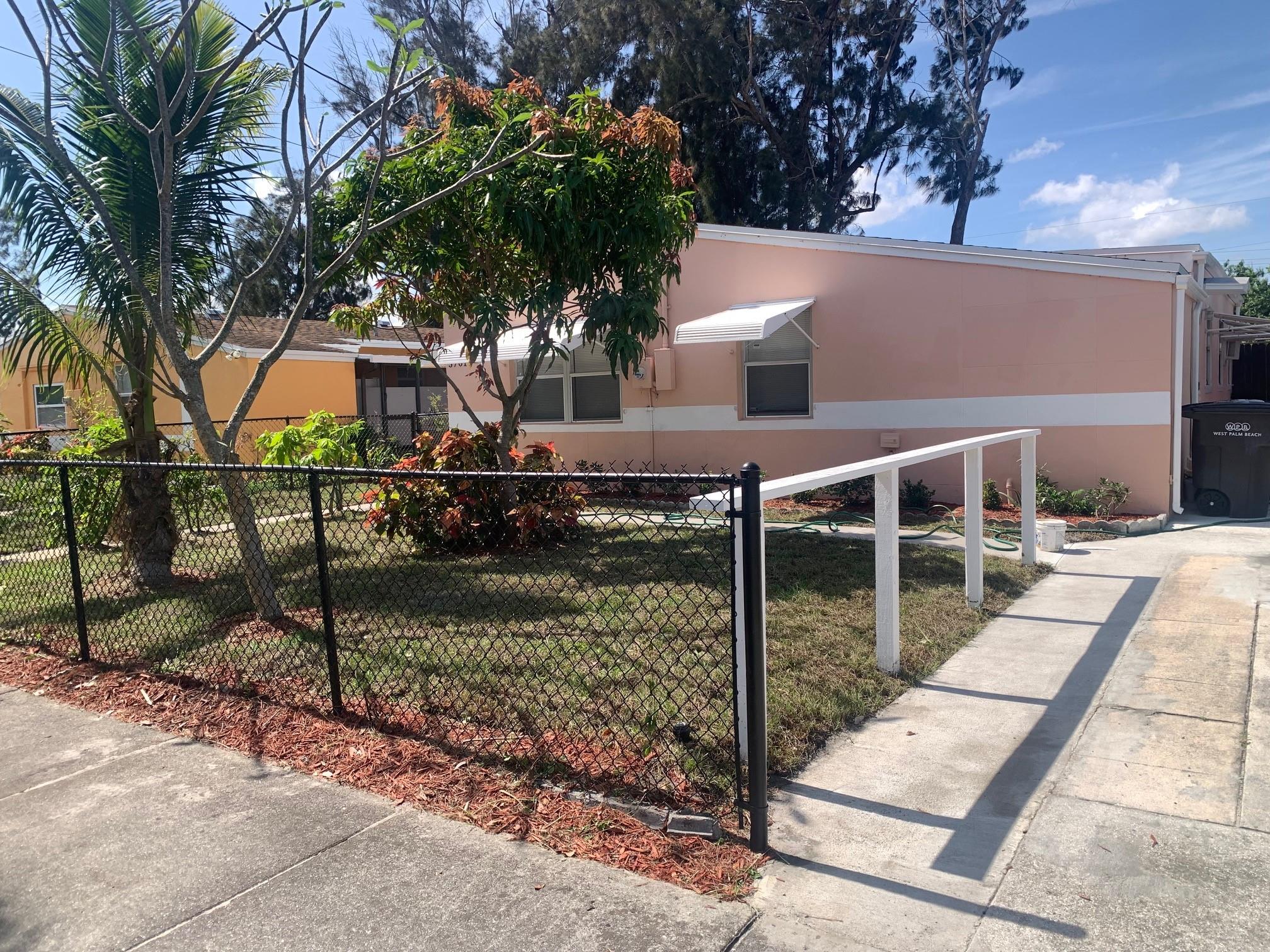 5701 Pinewood Ave West Palm Beach FL 33407 | F10492774