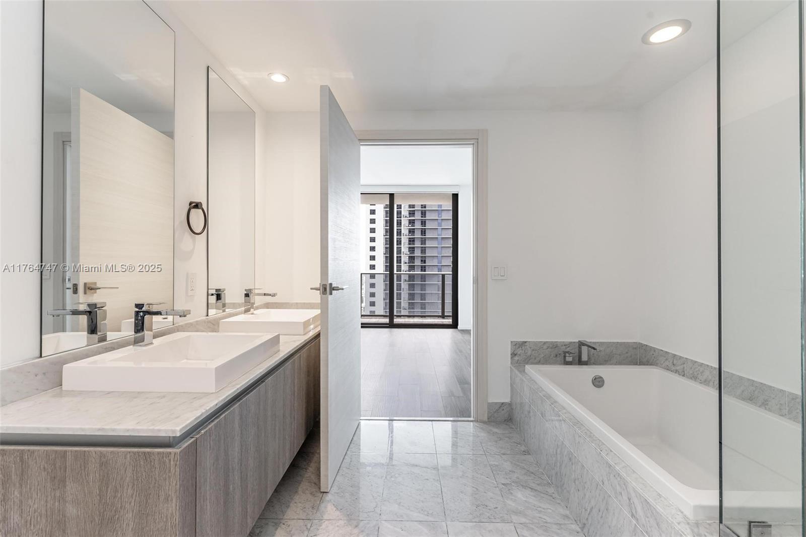 801 S Miami Ave #3110, Miami FL 33130