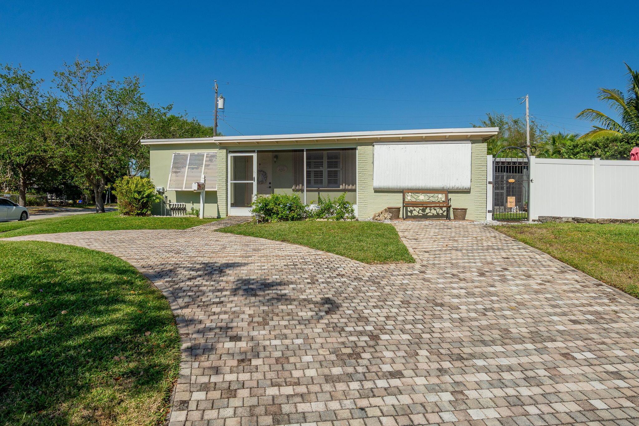 6515 Garden Avenue, West Palm Beach, FL 33405, 2 Bedrooms , 1 Bathroom ,Single Family Residence,Sold,R11072248, Horizon Palm Realty Group