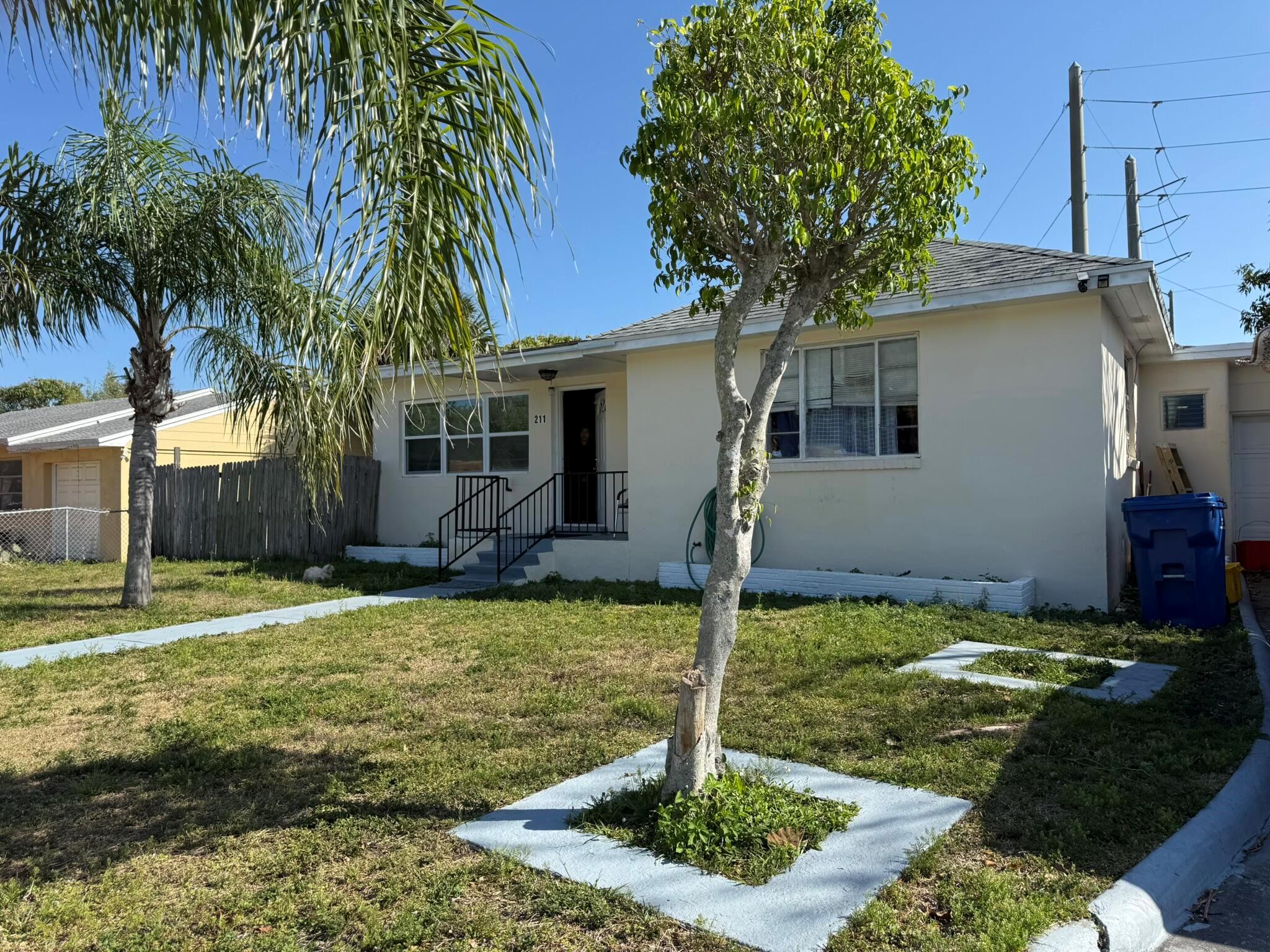 211 W 37th Street Unit# 211 Riviera Beach FL 33404 | R11072311