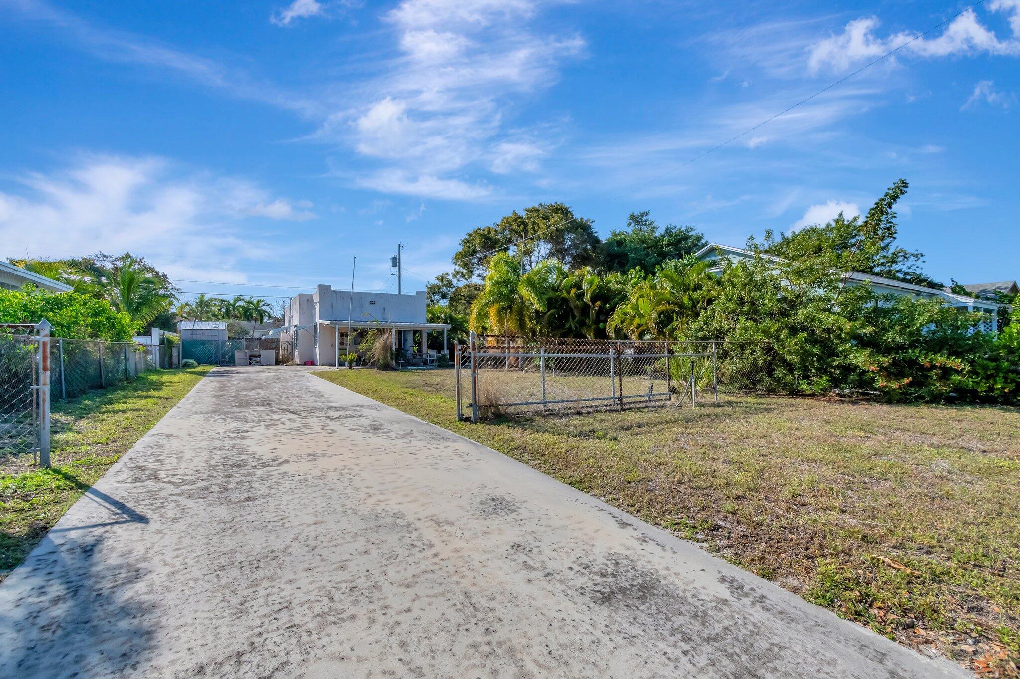 615 N C Street Lake Worth Beach FL 33460 | R11072496