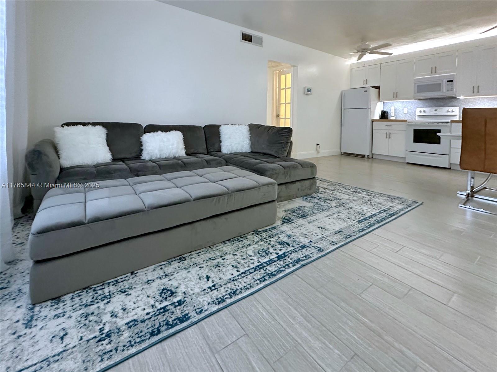 Imperial Point Colonnades