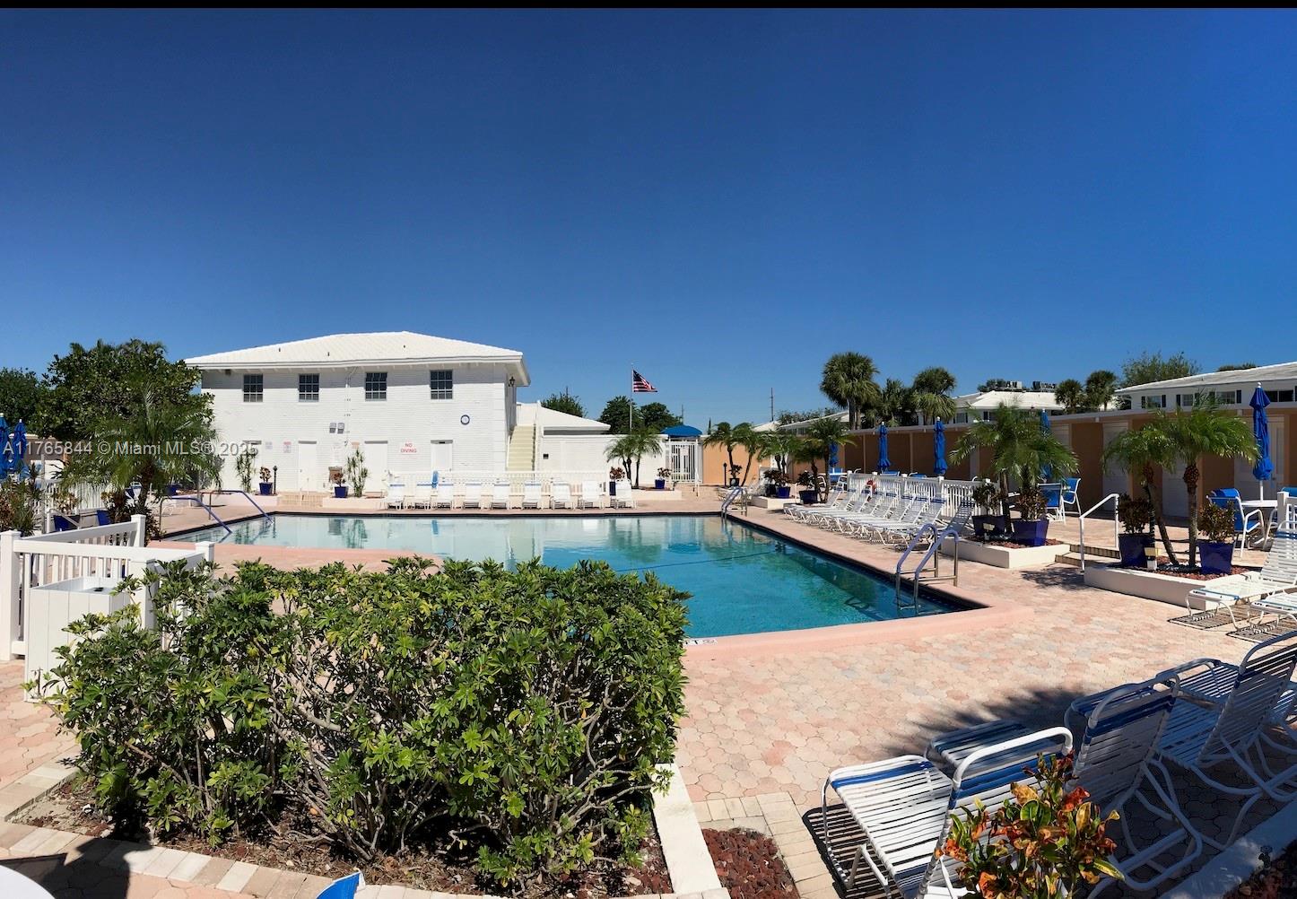 Imperial Point Colonnades