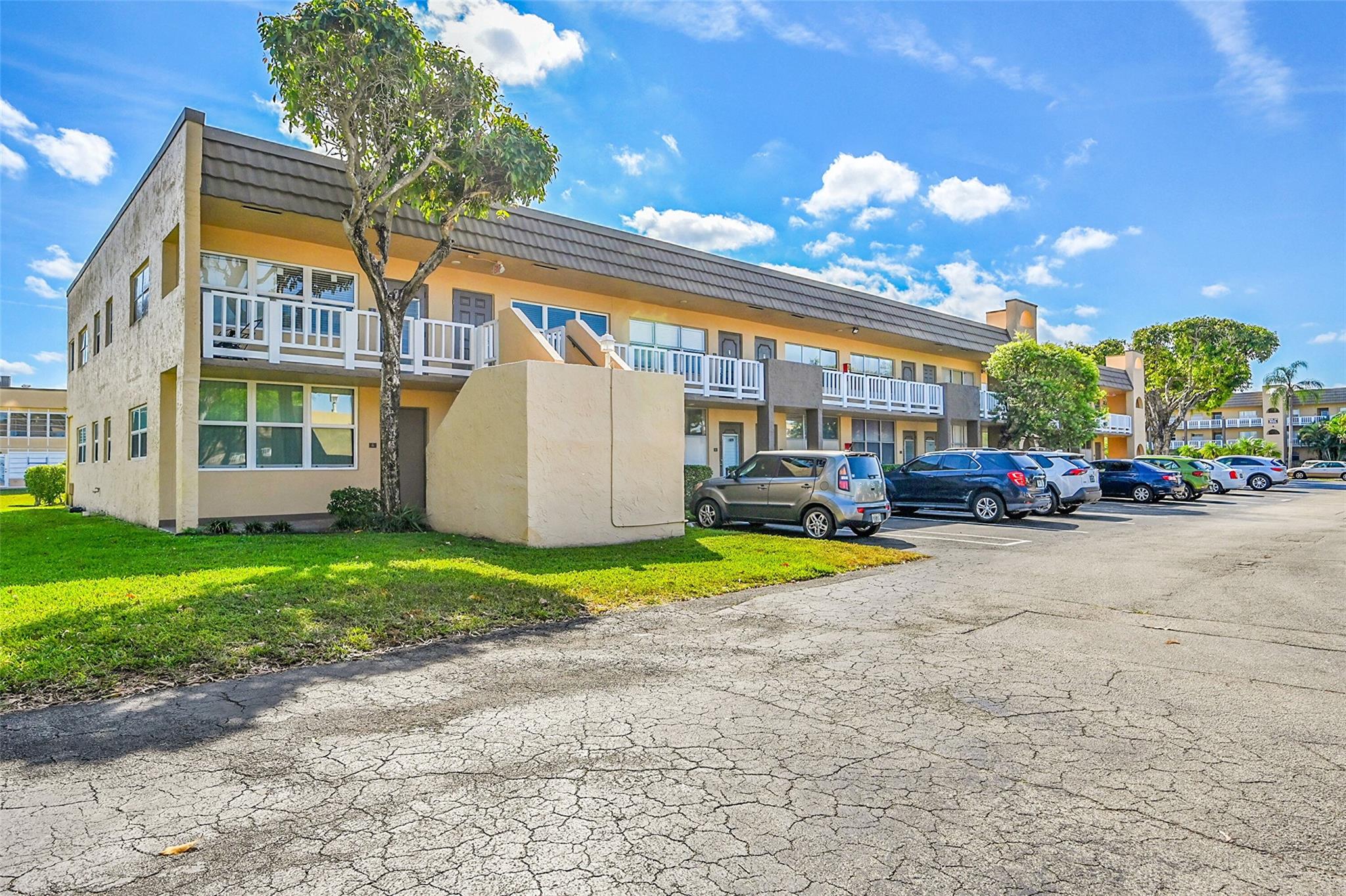 Homes for sale in Sunrise, FL | 9101 Sunrise Lakes Blvd #206, Sunrise, FL 33322 | MLS# F10493149