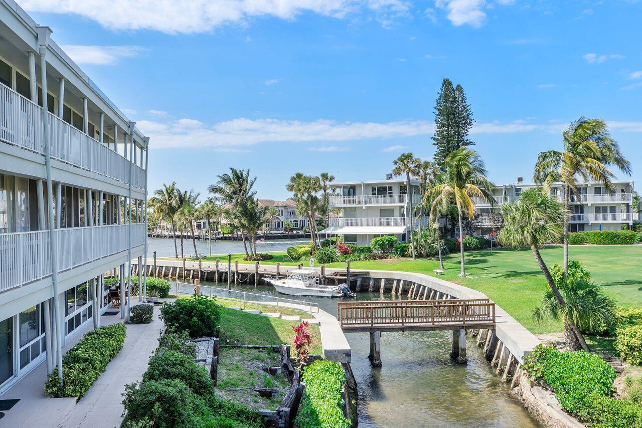 Sea Club Of Hillsboro Bea