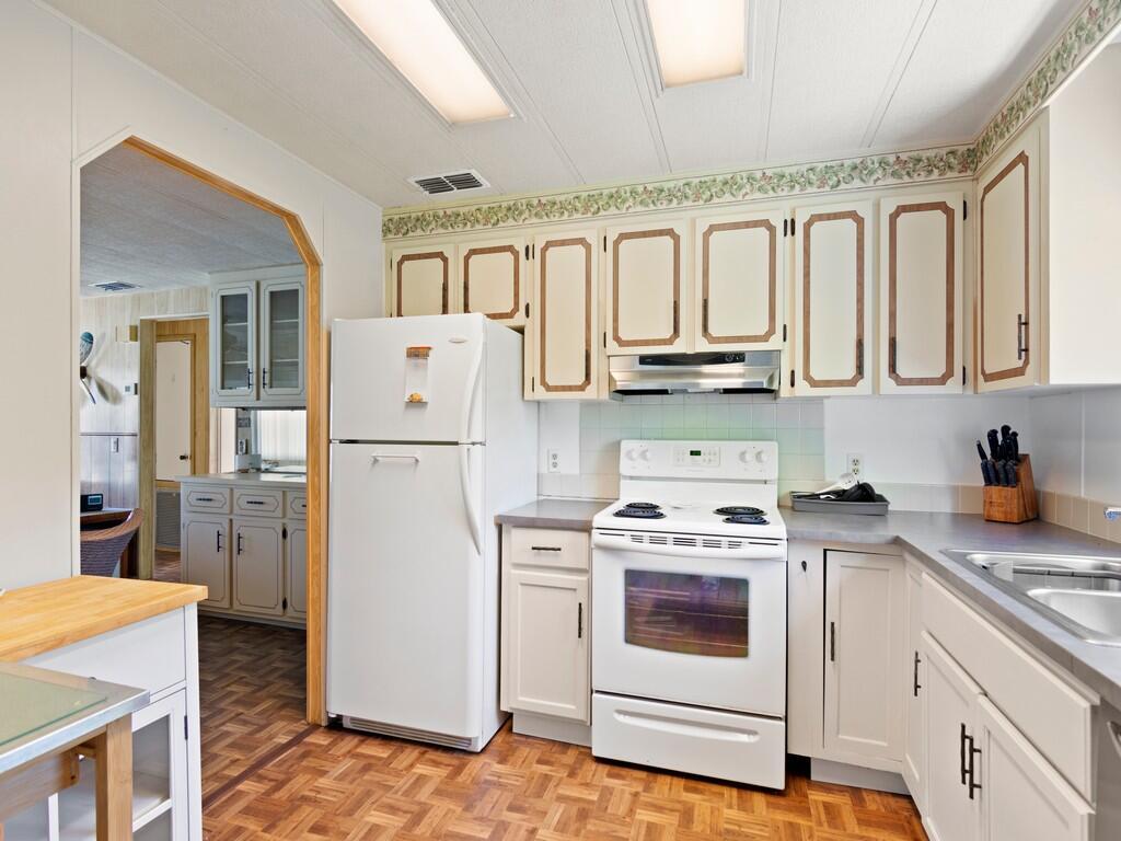 Homes for sale in Jensen Beach, FL | 521 Ne Sapphire Lane, Jensen Beach, FL 34957 | MLS# R11072909