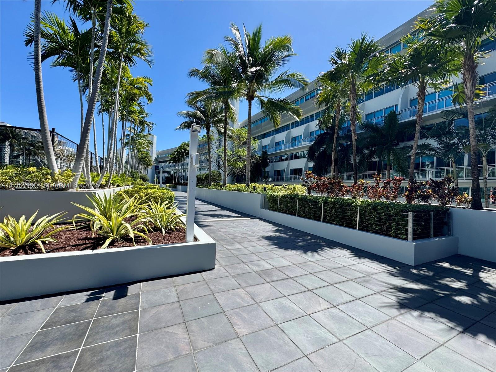 2950 NE 188th St #149, Aventura FL 33180