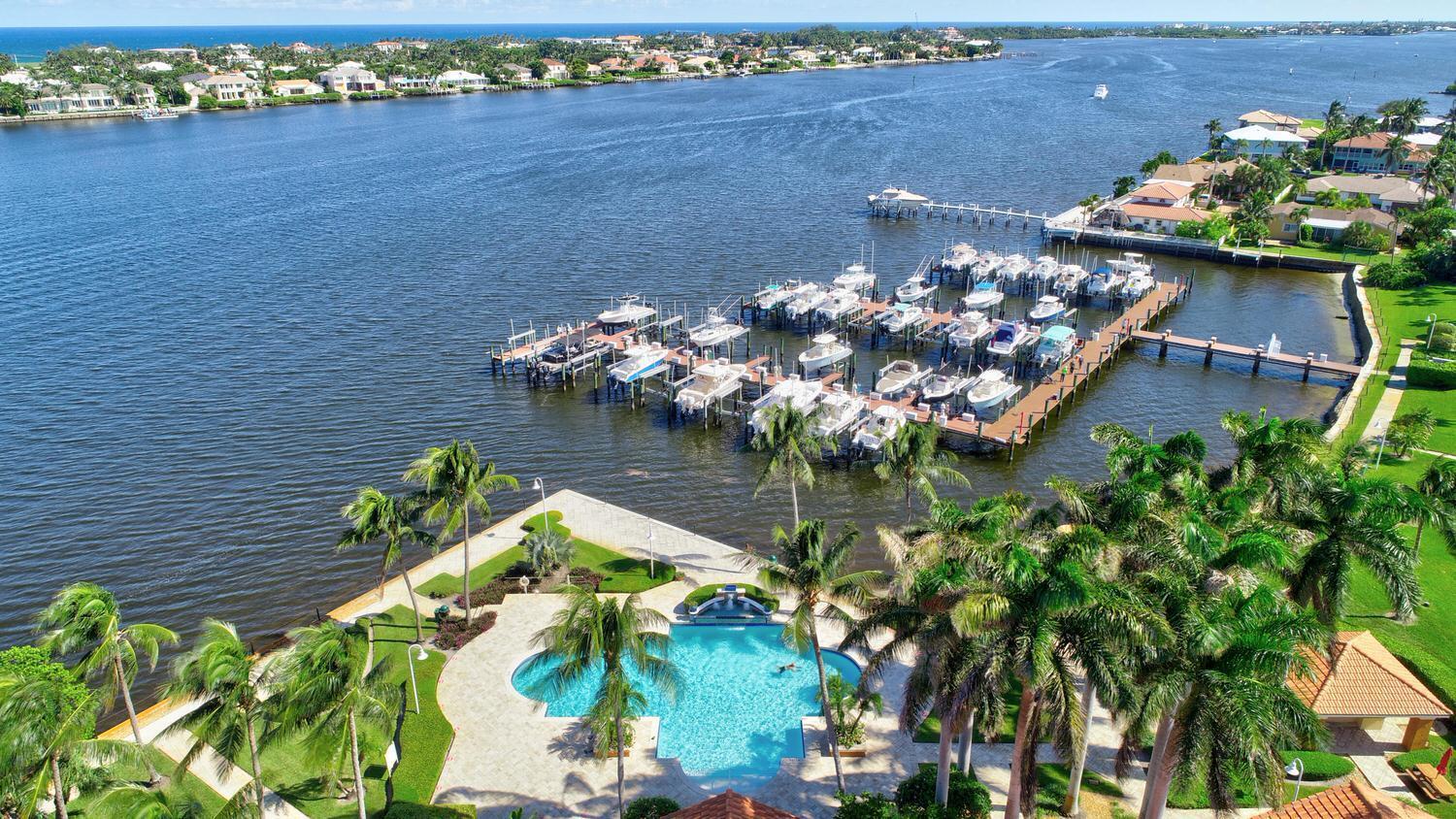 Yacht Club On The Intraco