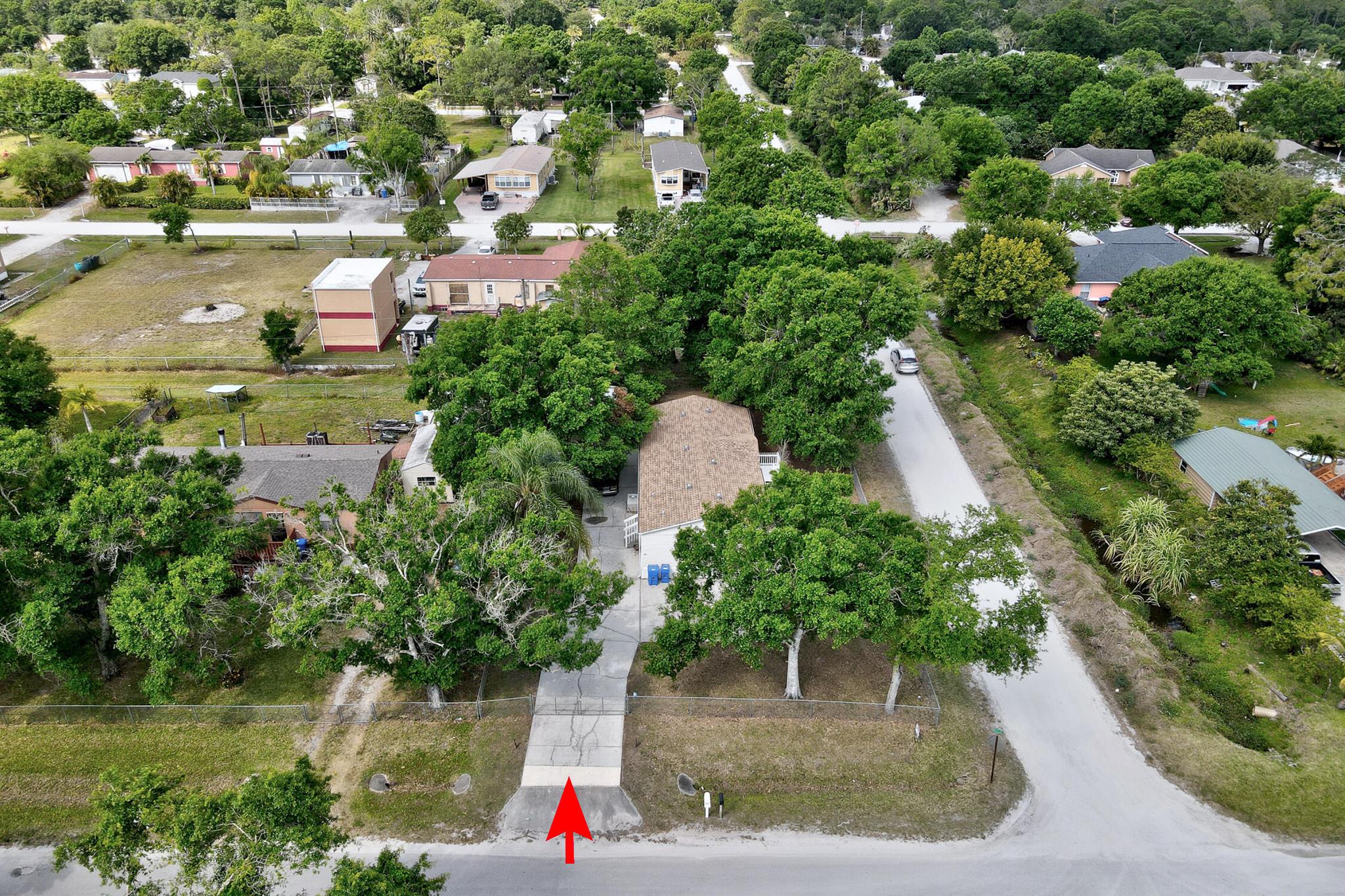 Homes for sale in Fellsmere, FL | 164 S Elm Street, Fellsmere, FL 32948 | MLS# R11073024