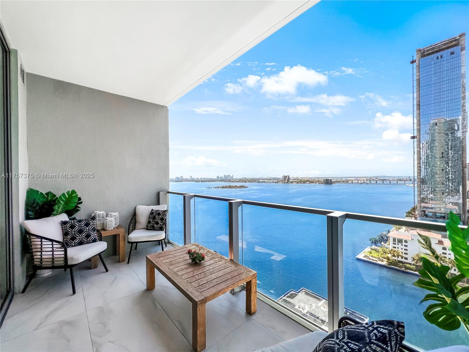 Condo for Sale in Miami, FL
