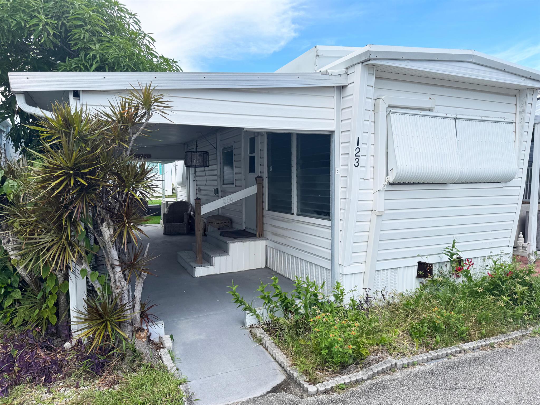 Homes for sale in Briny Breezes, FL | 23 Hibiscus Dr #I, Briny Breezes, FL 33435 | MLS# R11073218