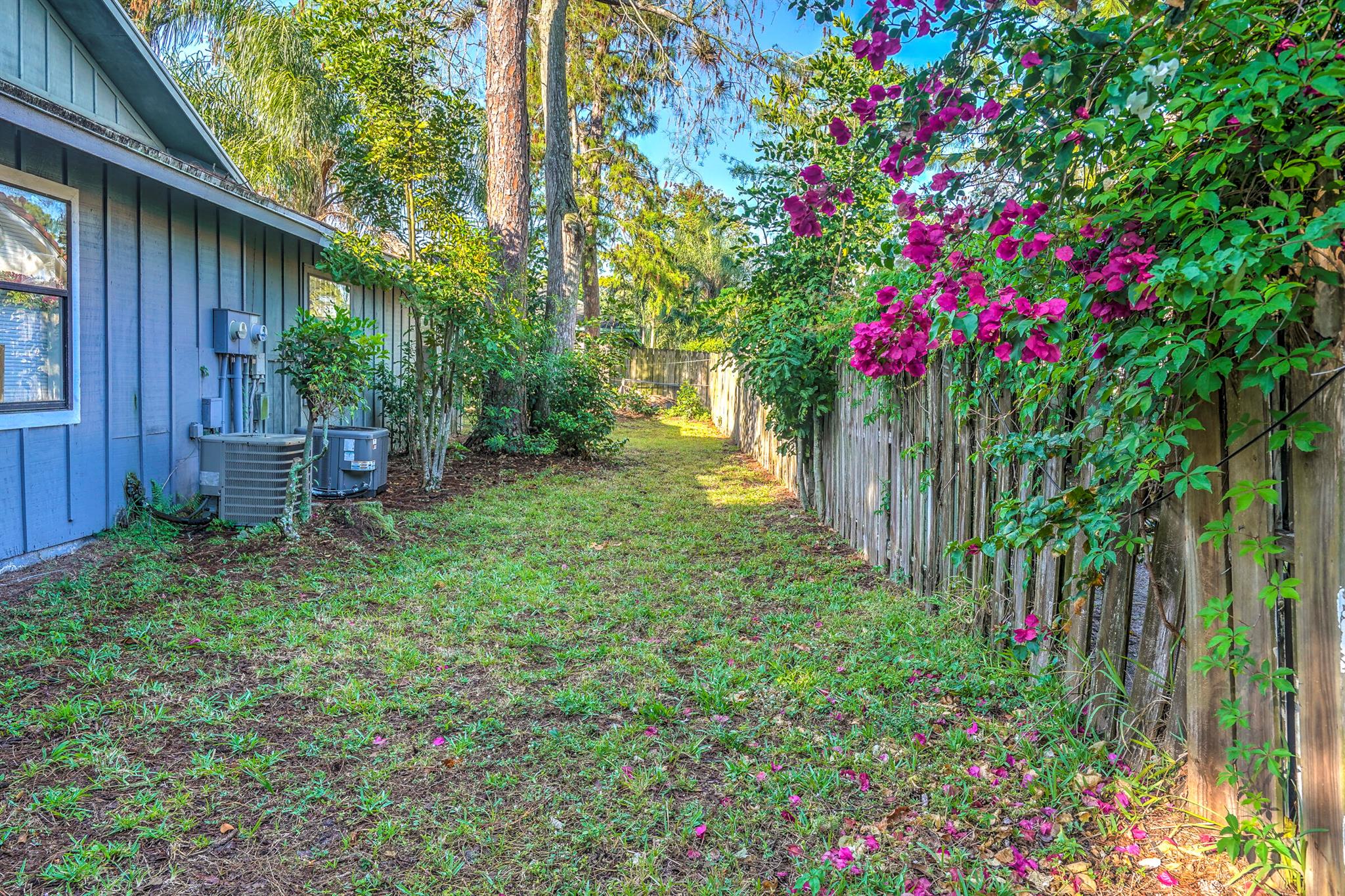 Homes for sale in Wellington, FL | 1073 Goldenrod Road, Wellington, FL 33414 | MLS# R11073329