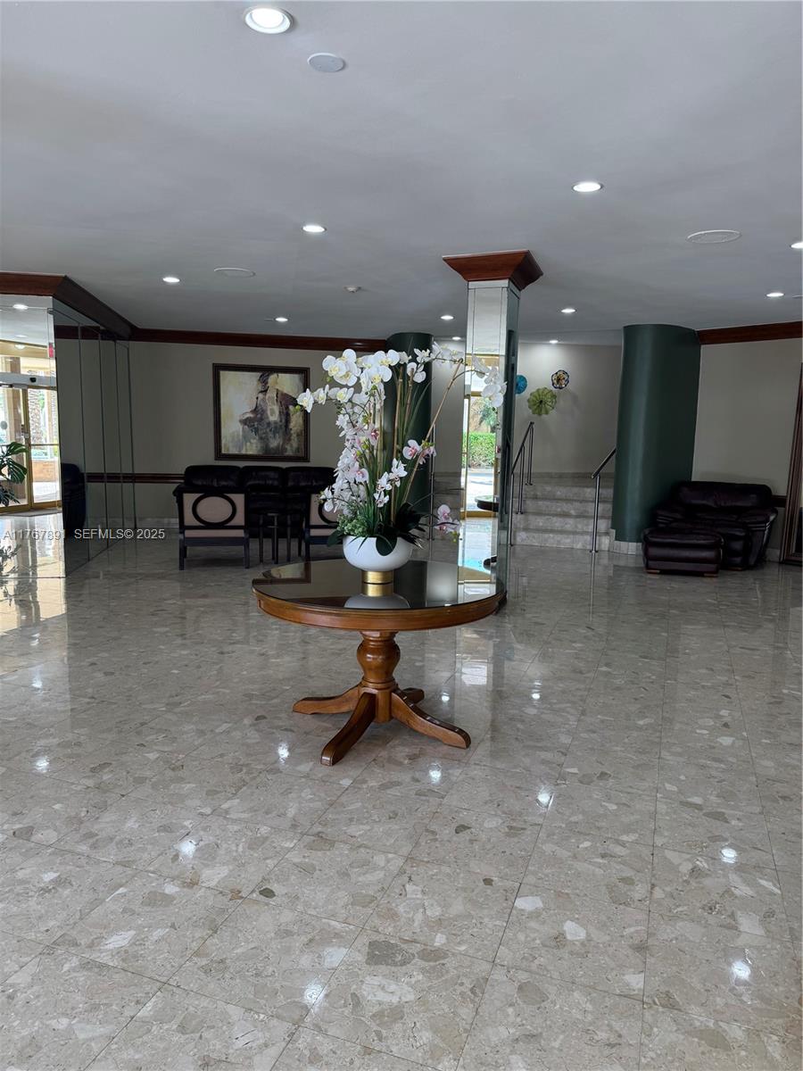 Lake Point Tower Condomin