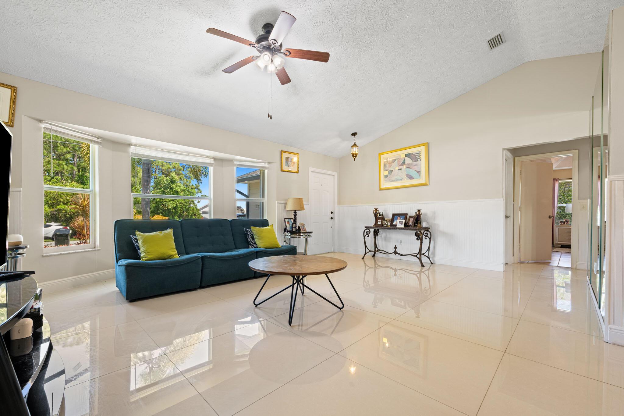 Homes for sale in Port St Lucie, FL | 932 Se Damask Avenue, Port St Lucie, FL 34983 | MLS# R11073620