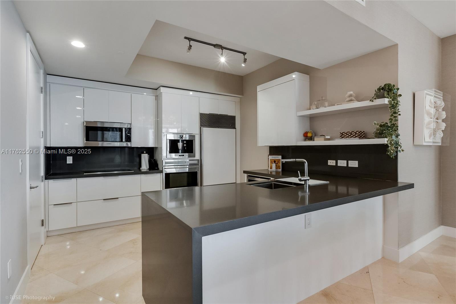 16001 Collins Ave #1407, Sunny Isles Beach FL 33160