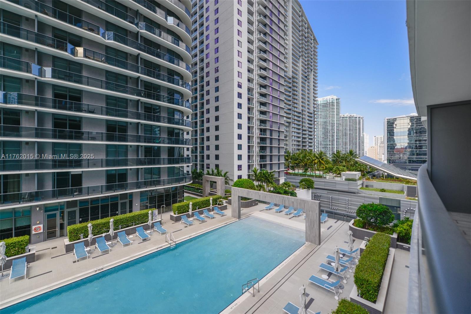 45 SW 9th St #1107, Miami FL 33130