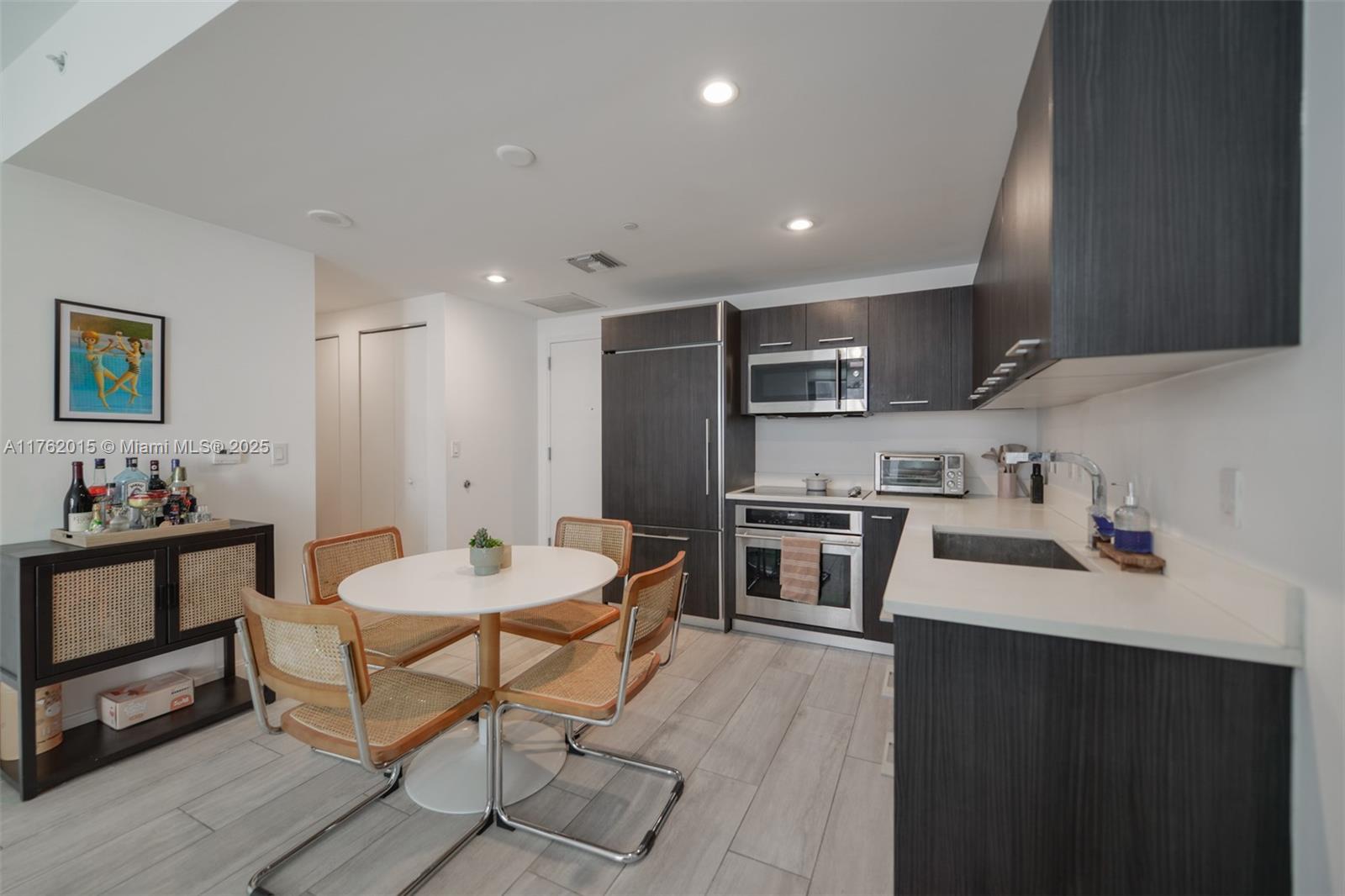 45 SW 9th St #1107, Miami FL 33130