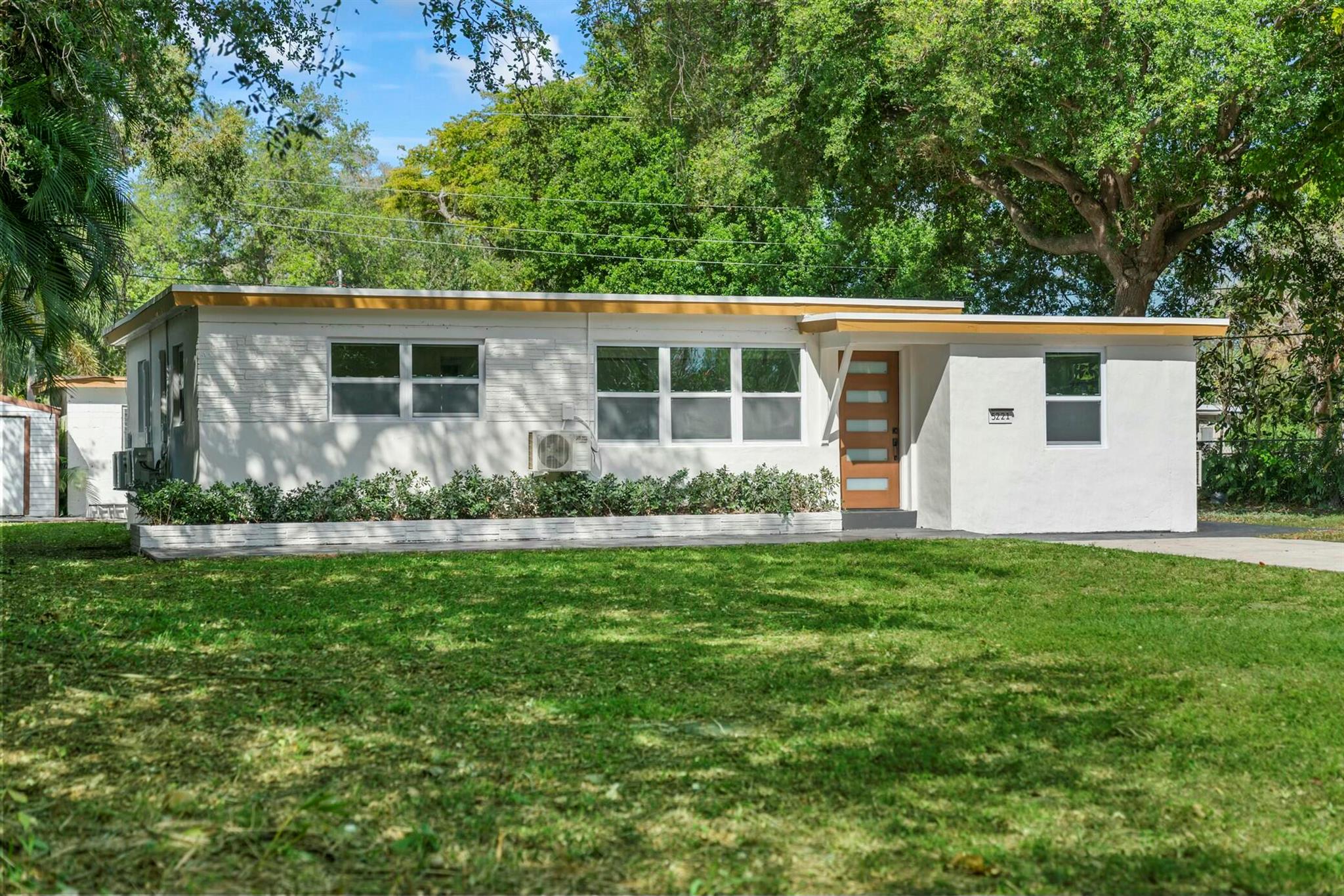 5221 Sw 28th Avenue, Dania Beach, FL 33312, 4 Bedrooms , 2 Bathrooms ,Single Family Residence,Off Market,R11073933, Horizon Palm Realty Group