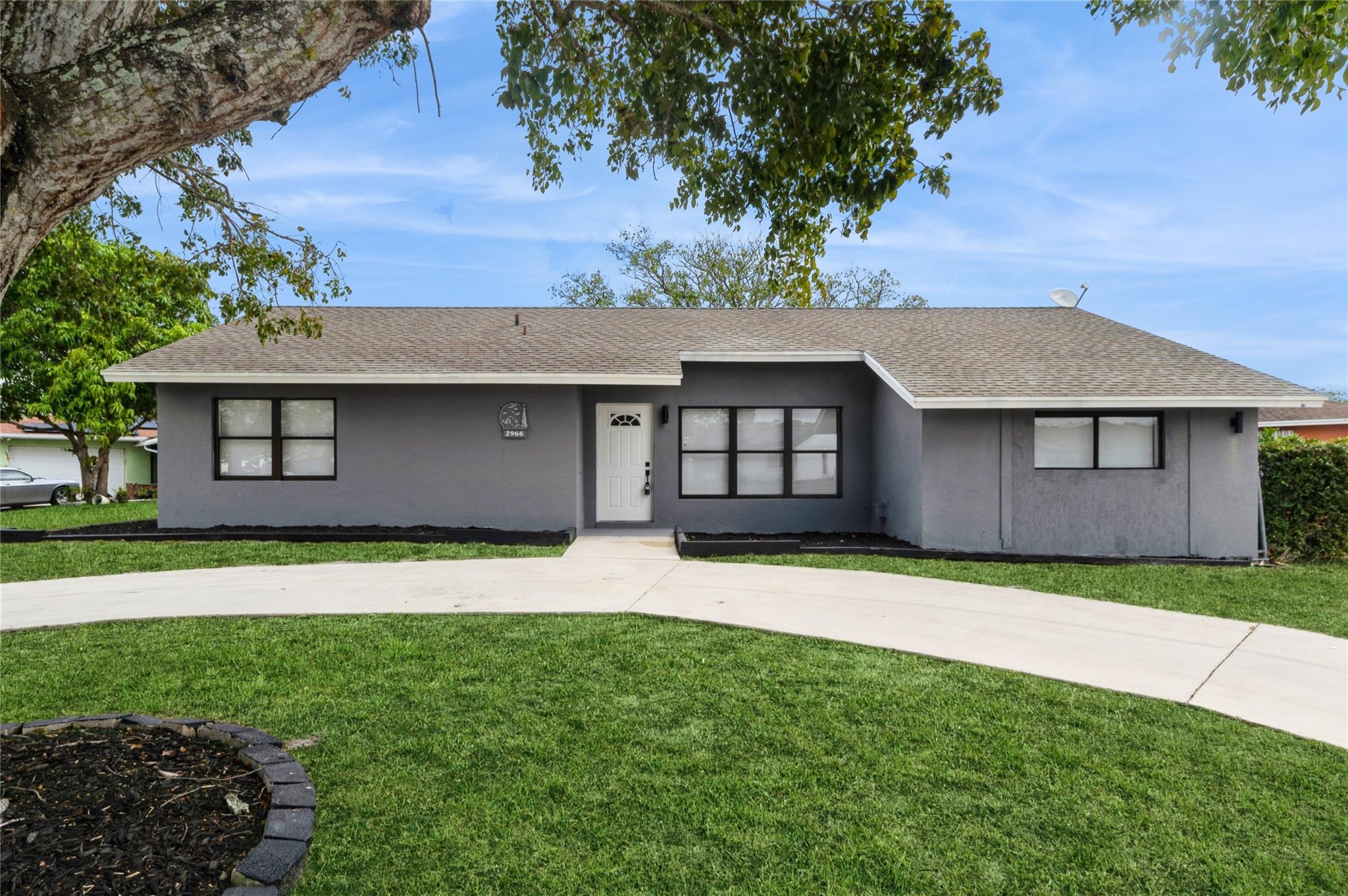 2966 Via Vizcaya Lake Worth FL 33461 | F10493450