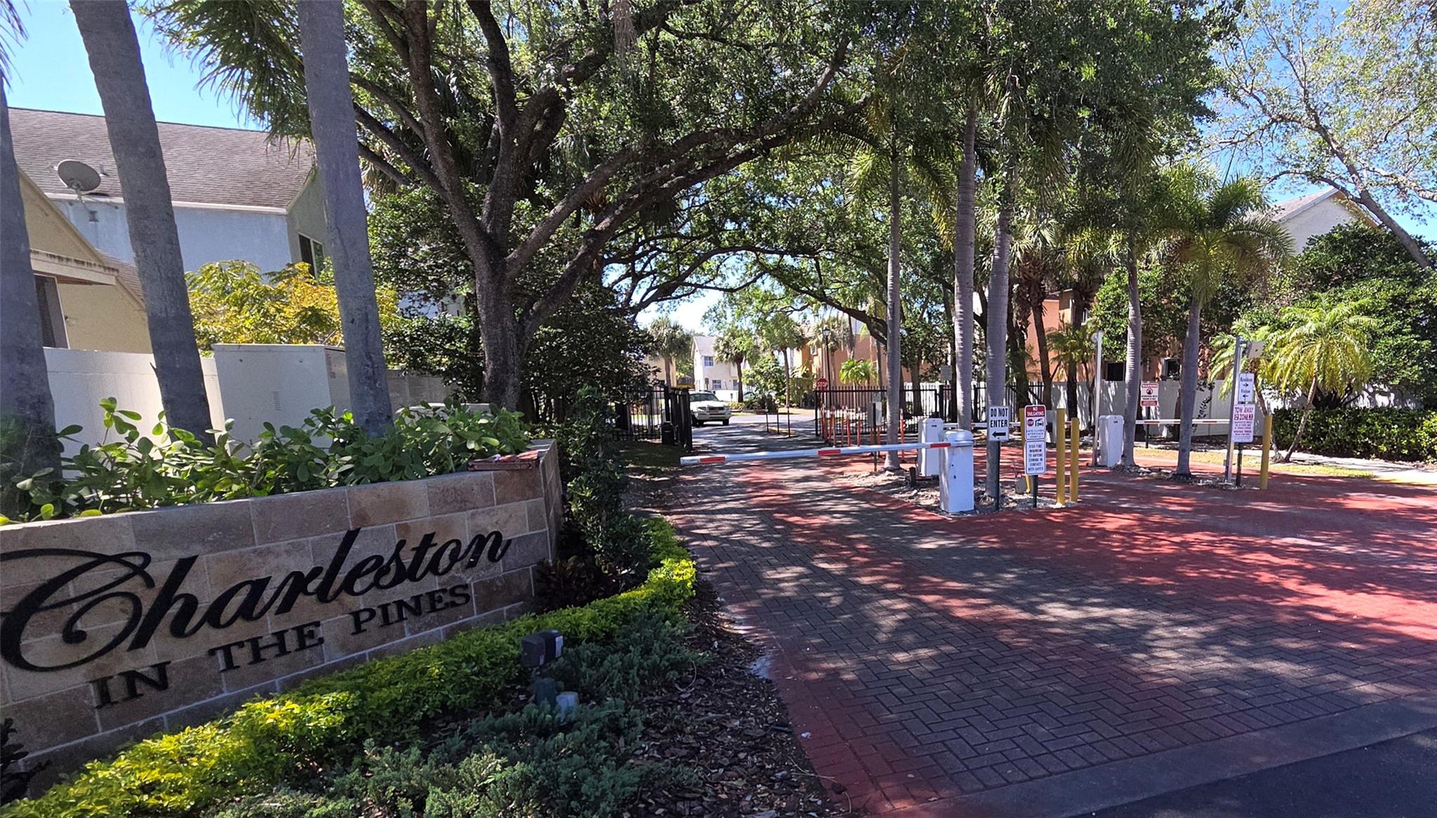 331 101st Ter Pembroke Pines FL 33026 | F10493772