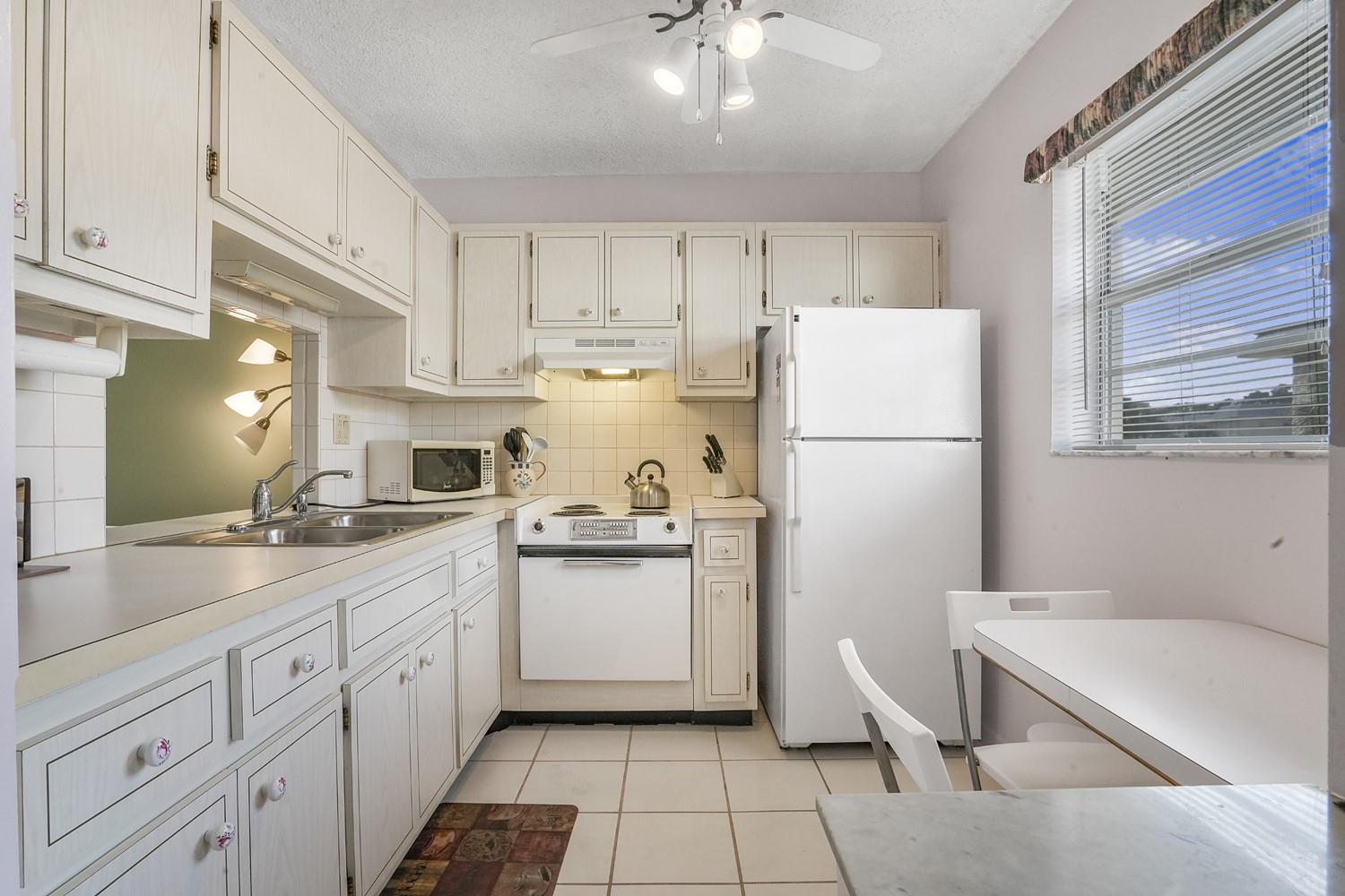 Homes for sale in Lauderhill, FL | 4321 Nw 16th St #204, Lauderhill, FL 33313 | MLS# F10493108