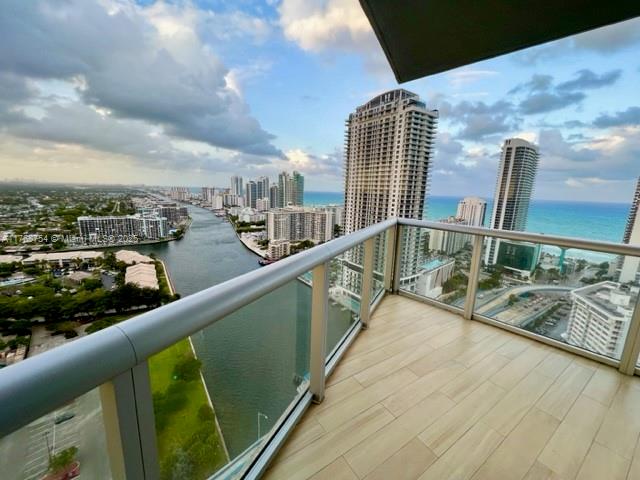 Condo for Sale in Hallandale Beach, FL