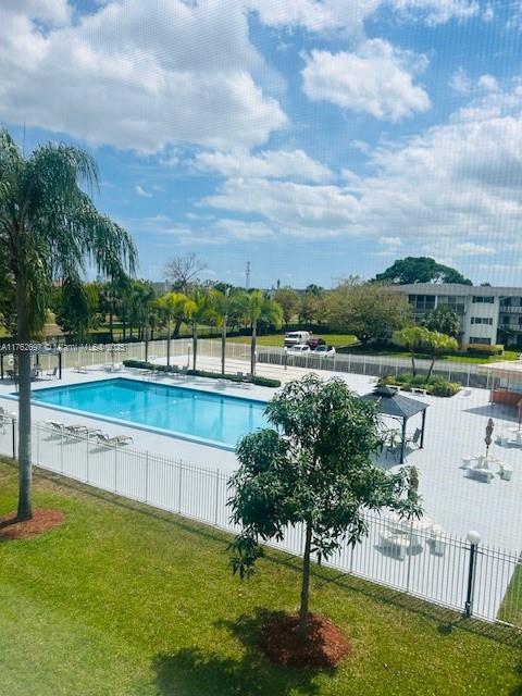 Homes for sale in Hollywood, FL | 1101 Hillcrest Ct #306, Hollywood, FL 33021 | MLS# A11762697