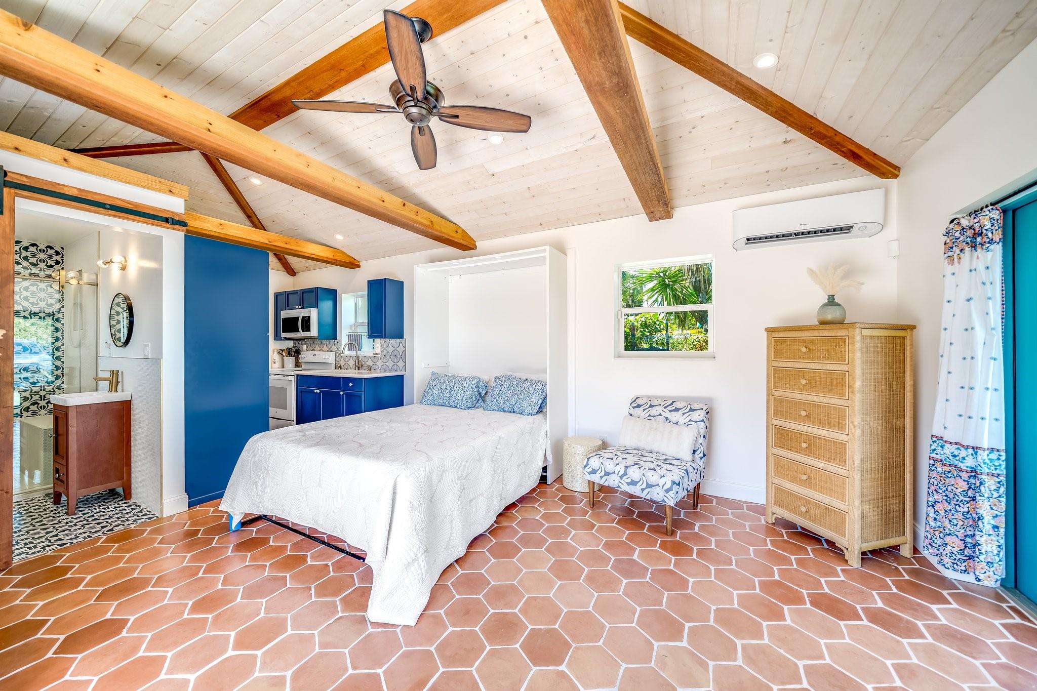 Awesome bonus room on the back of the house!