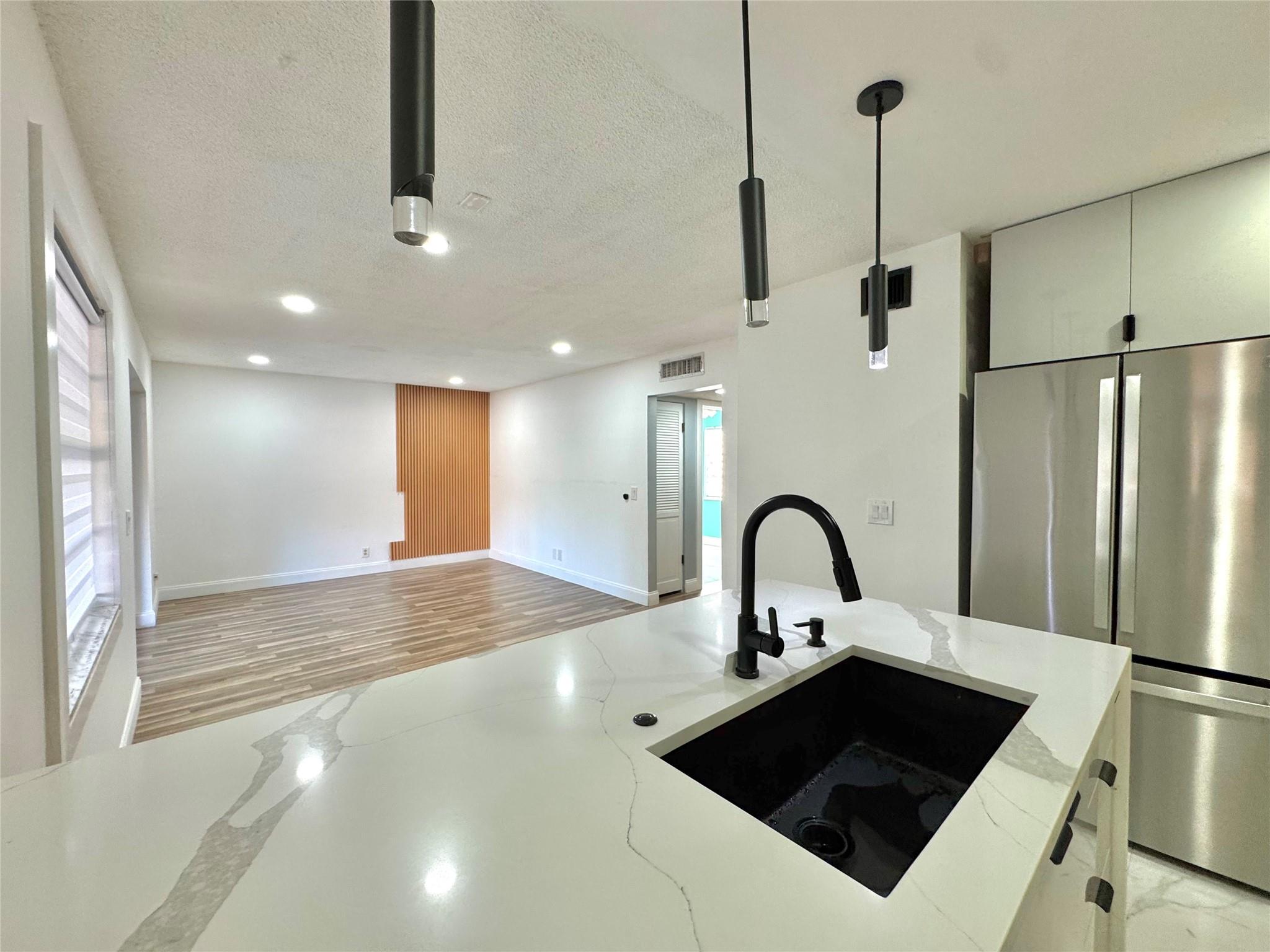 Homes for sale in Fort Lauderdale, FL | 3005 1/2 Nw 68Th St #9D, Fort Lauderdale, FL 33309 | MLS# F10493763