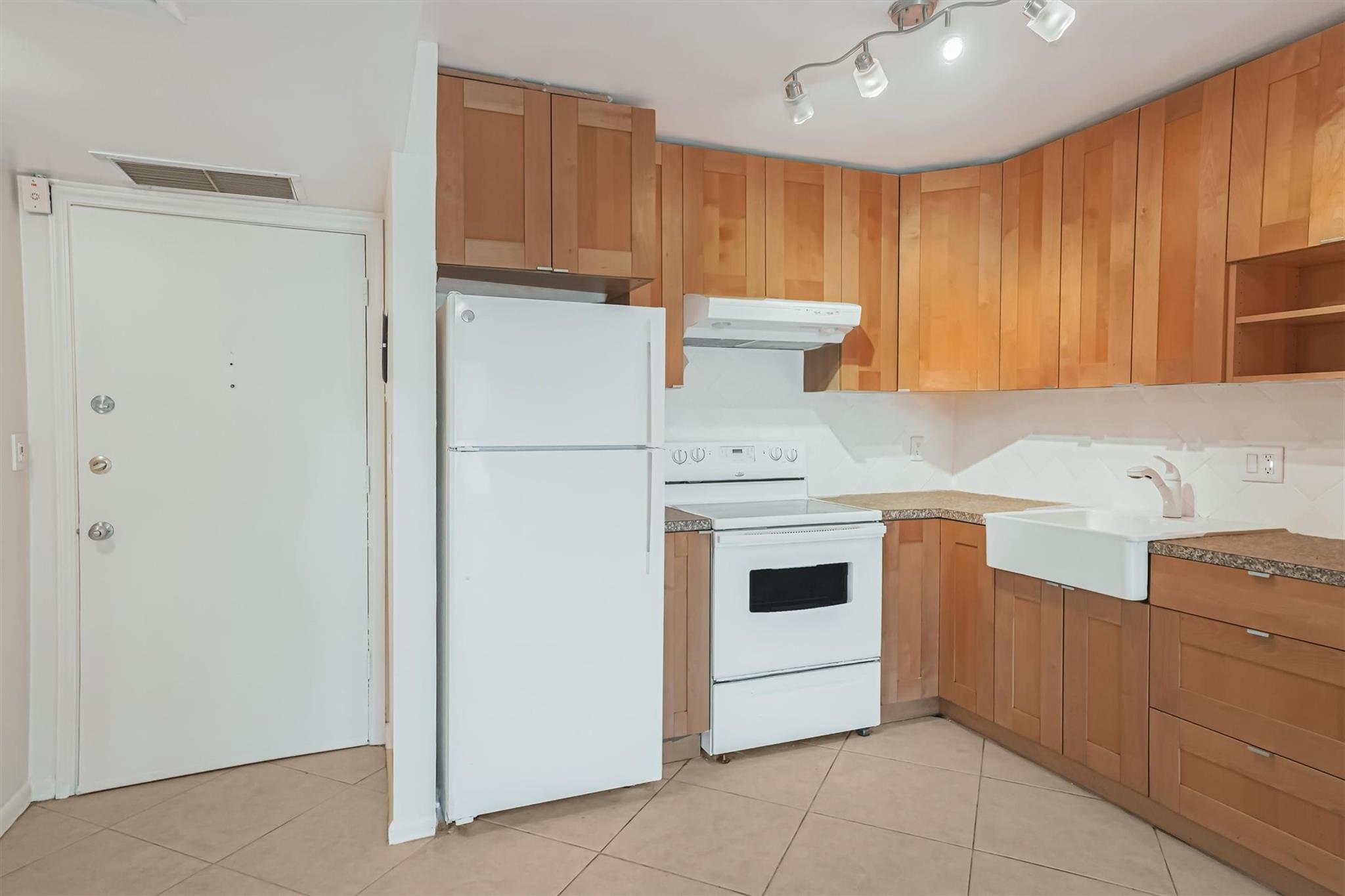 Homes for sale in Pompano Beach, FL | 101 E Mcnab Rd #112, Pompano Beach, FL 33060 | MLS# F10493494