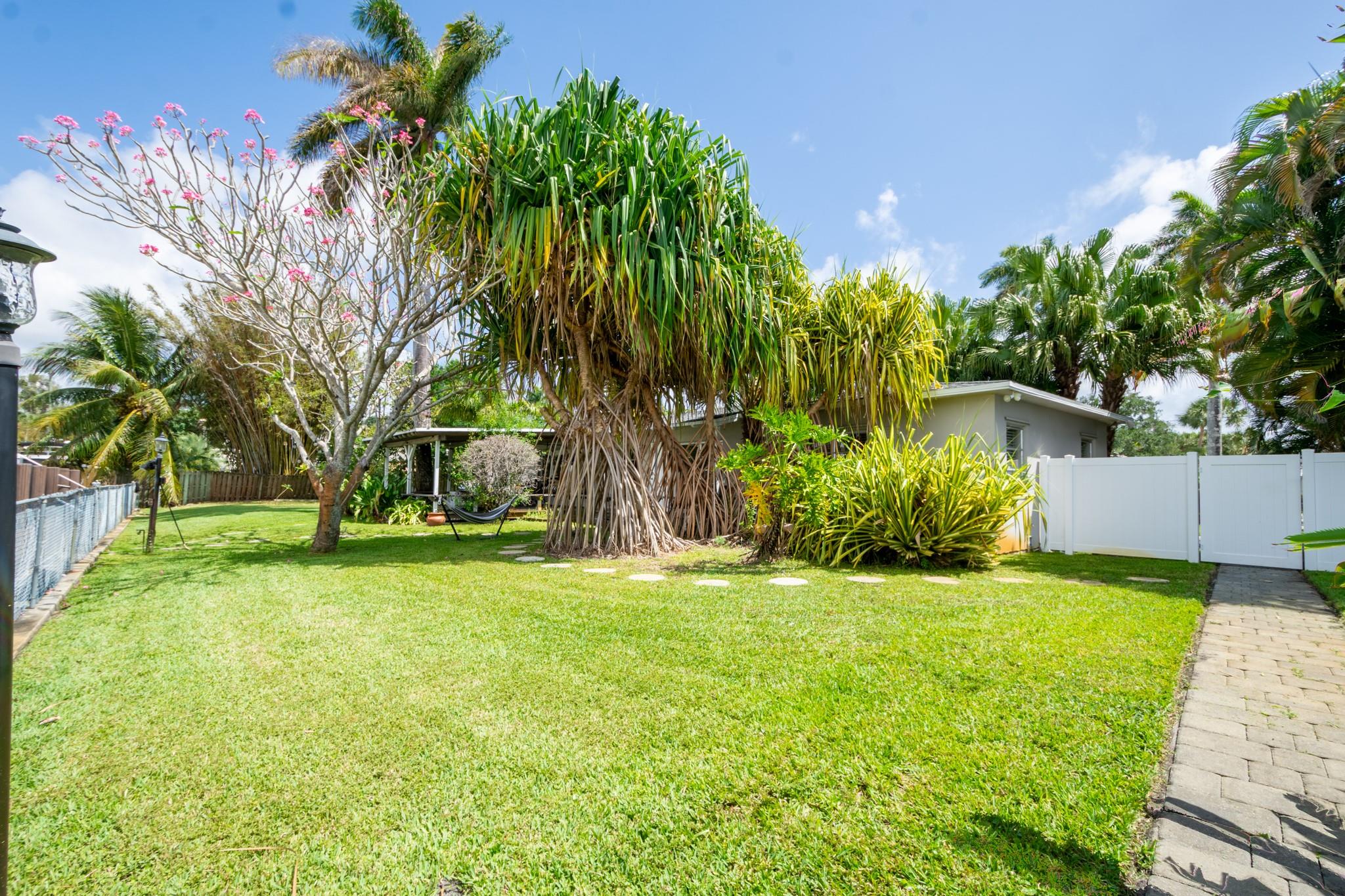 large lot room for a pool