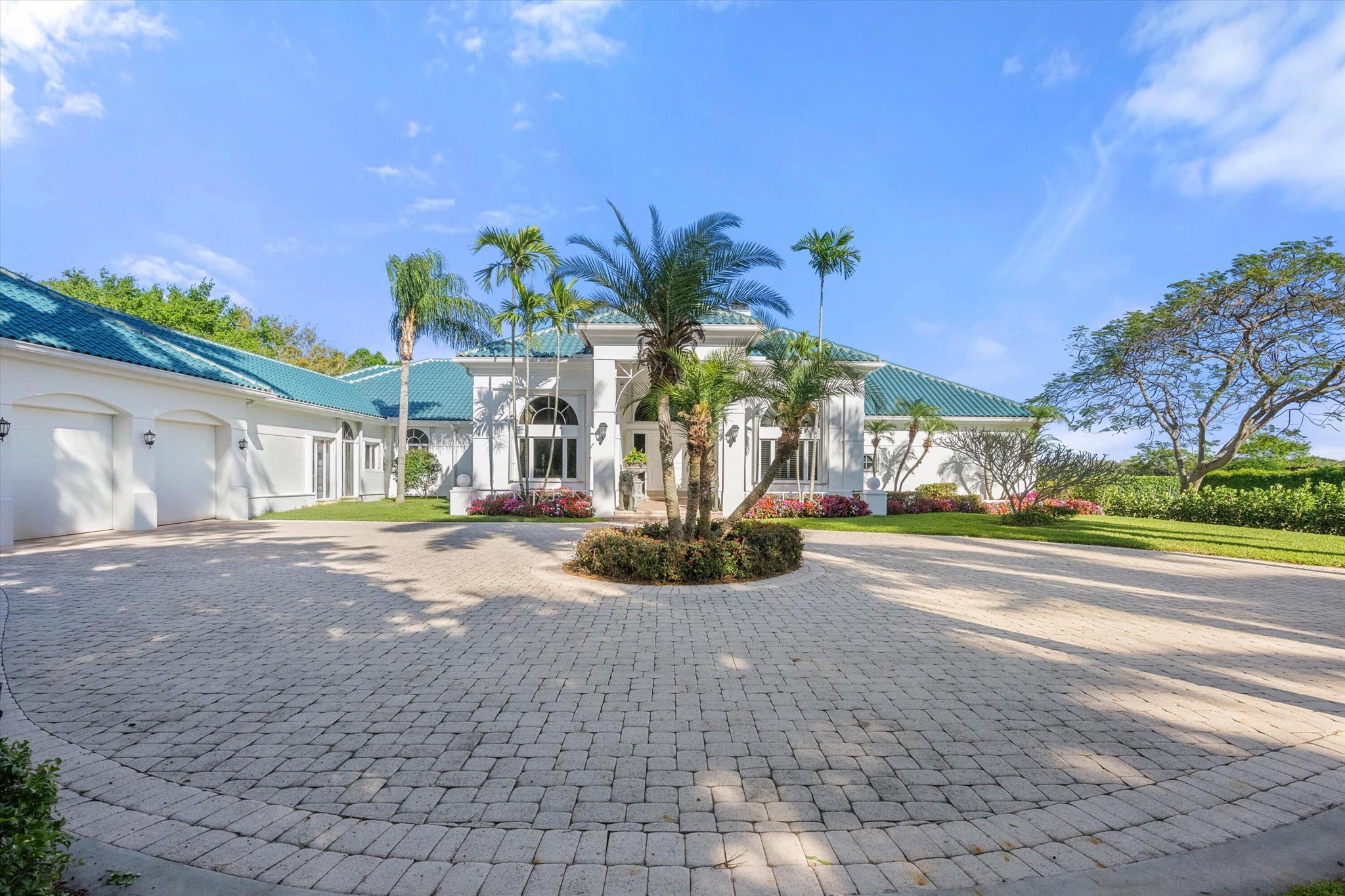 Homes for sale in Wellington, FL | 3220 Santa Barbara Dr, Wellington, FL 33414 | MLS# R11074510