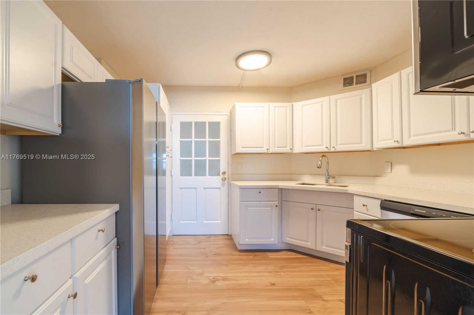 Lakes Of Inverrary Condo