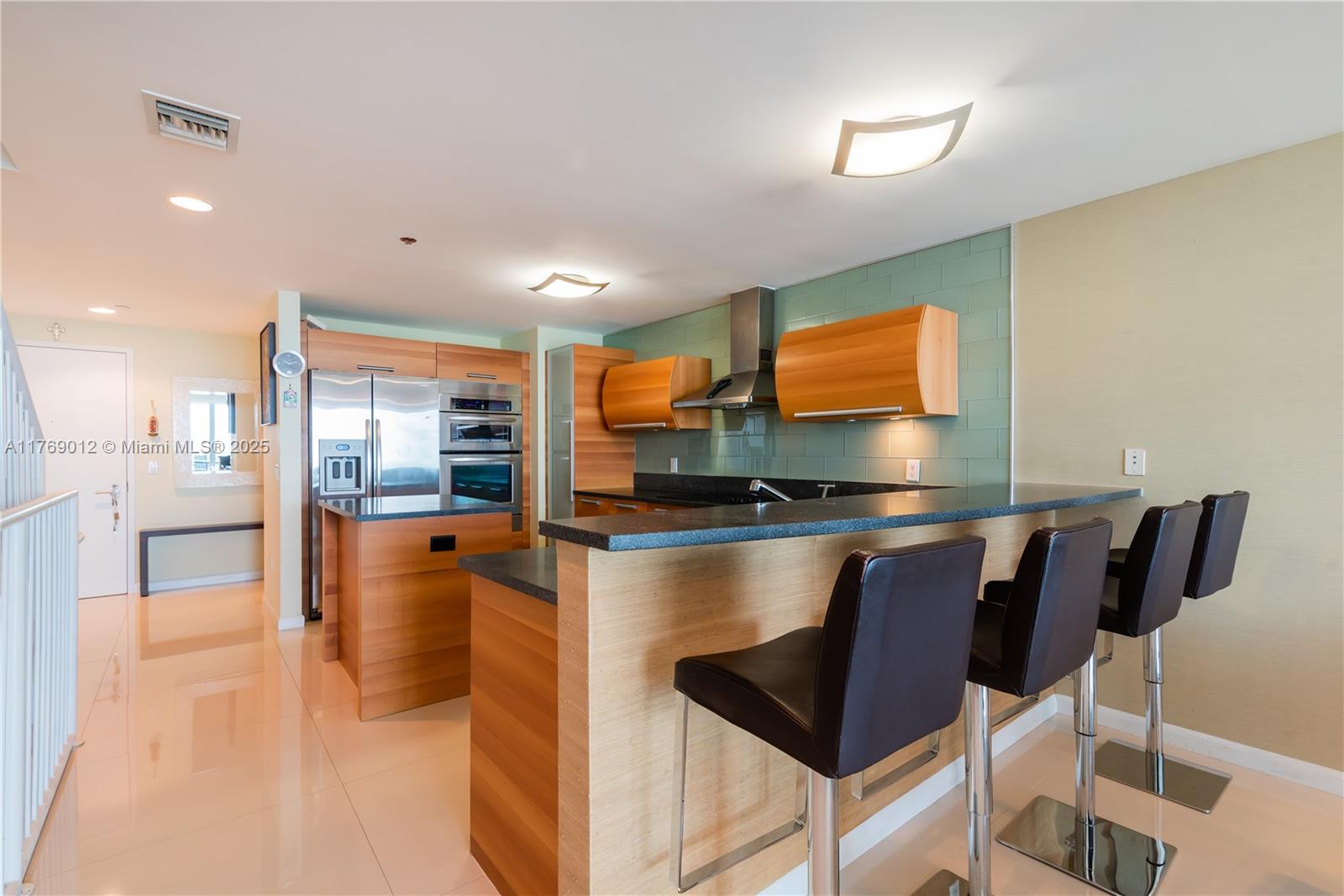 2950 NE 188th ST #504, Aventura FL 33180