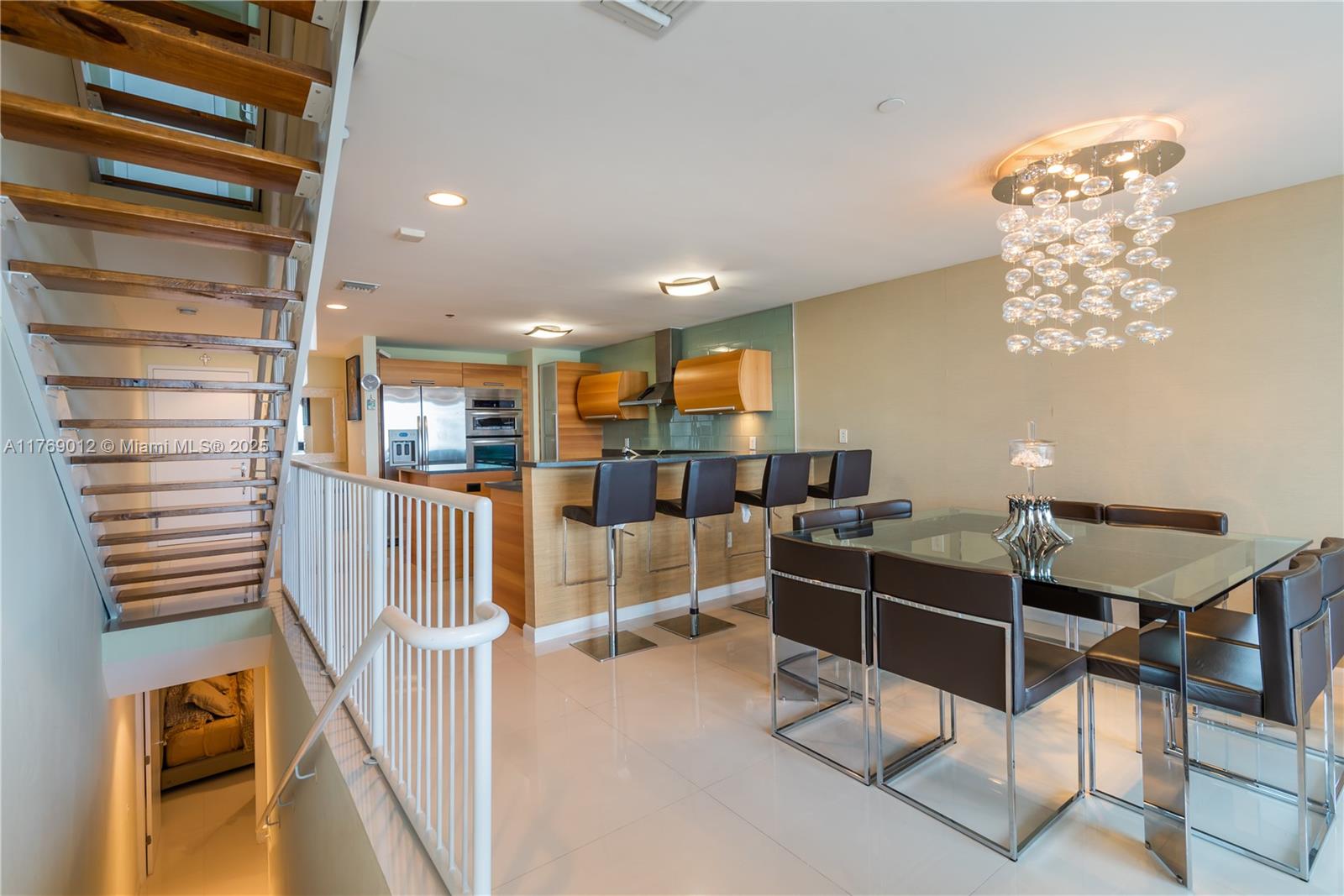 2950 NE 188th ST #504, Aventura FL 33180