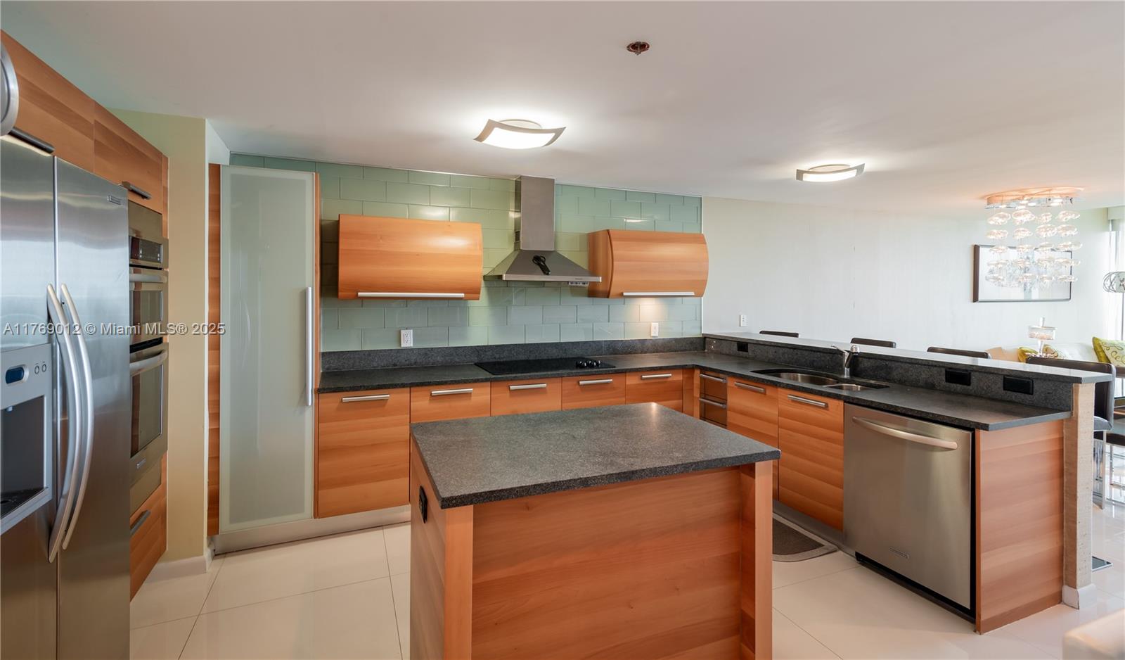 2950 NE 188th ST #504, Aventura FL 33180