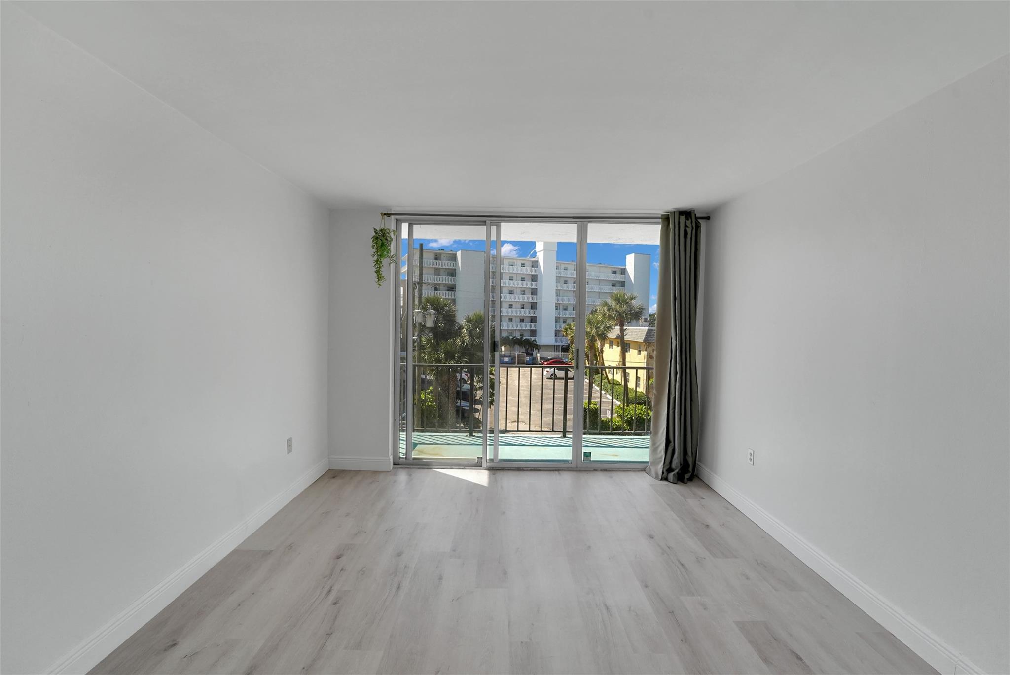 Homes for sale in Lantana, FL | 301 Croton Ave #302, Lantana, FL 33462 | MLS# F10494113