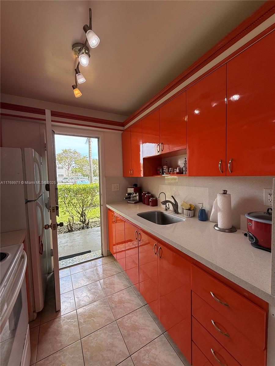 16790-ne-14th-ave-110-miami-fl-33162/hzid_7b5bad64